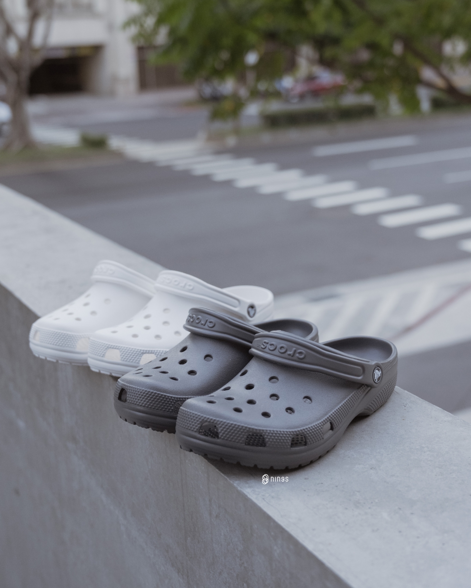 【現貨】CROCS CLASSIC CLOG 平底洞洞鞋 黑 100010DA
