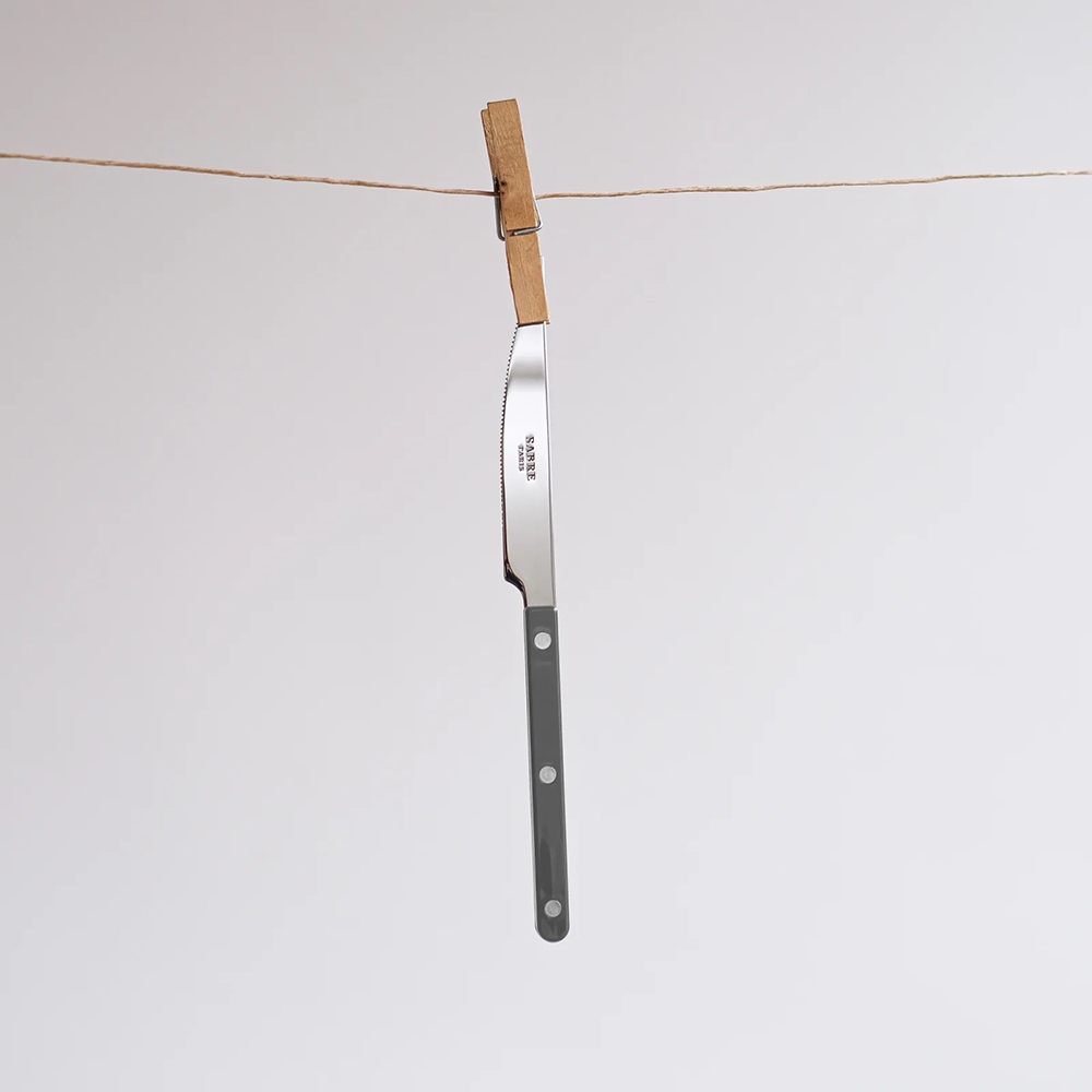 SABRE | Bistrot 復古酒館鈕扣系列 | 主餐刀 | 亮面 | 深鐵灰