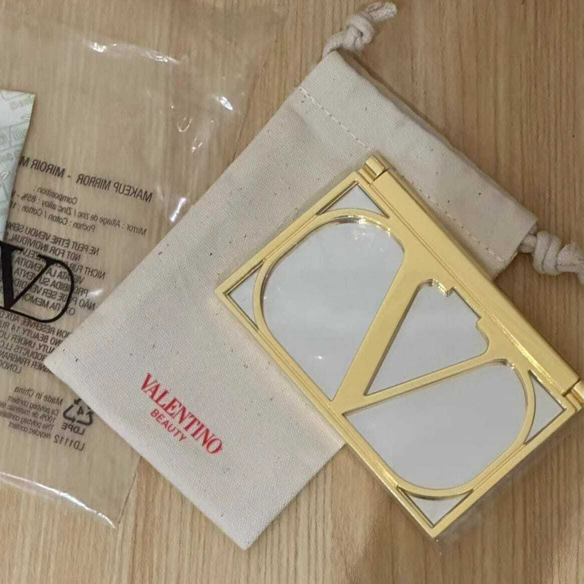 VALENTINO華倫天奴 Vip 大V金色化妝鏡🌟🙌🏻