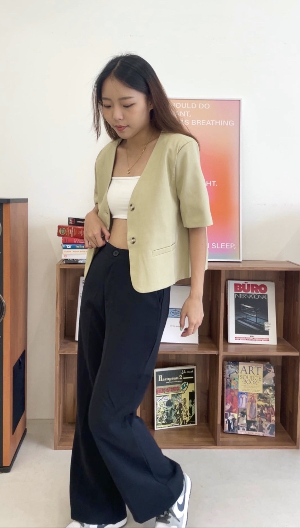 愛不釋手V領短袖西裝外套