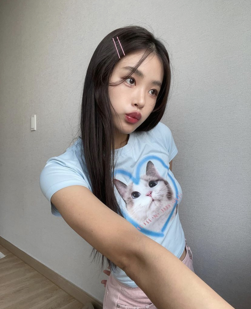 ETRE AU SOMMET☆HEART CAT FACE HALF TEE Heart Cat Face Half T-shirt (Sky Blue) - ÊTRE AU SOMMET