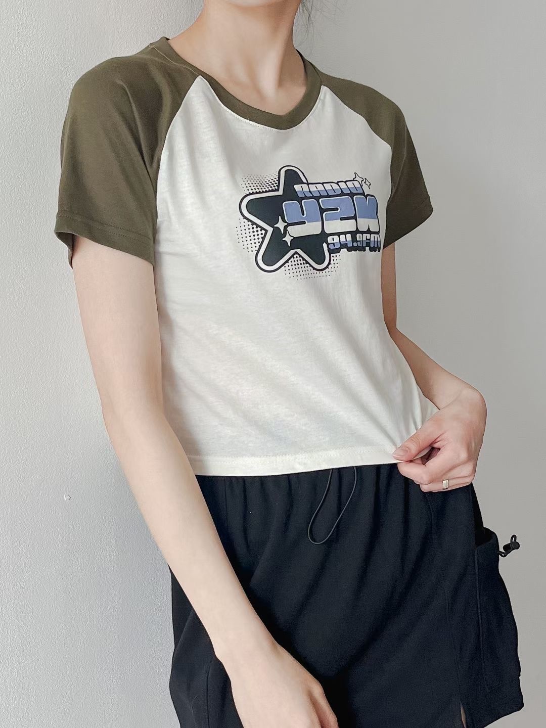 【優惠現貨】韓國Y2K牛角TEE（3色）