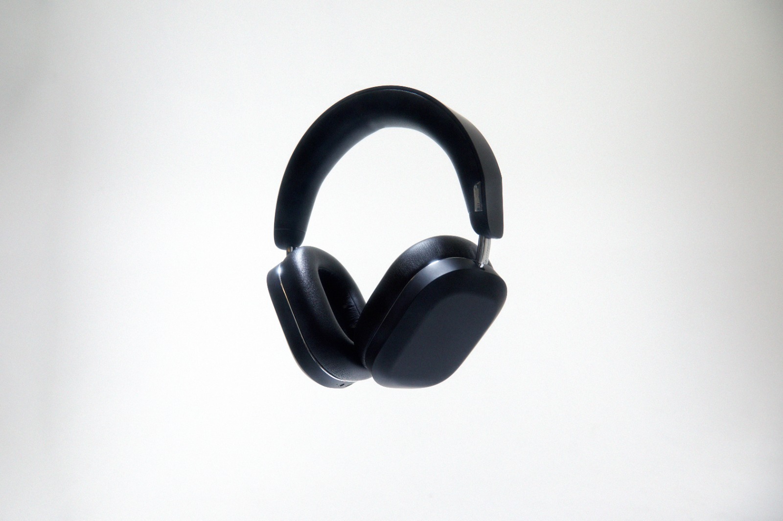 MONDO over-ears