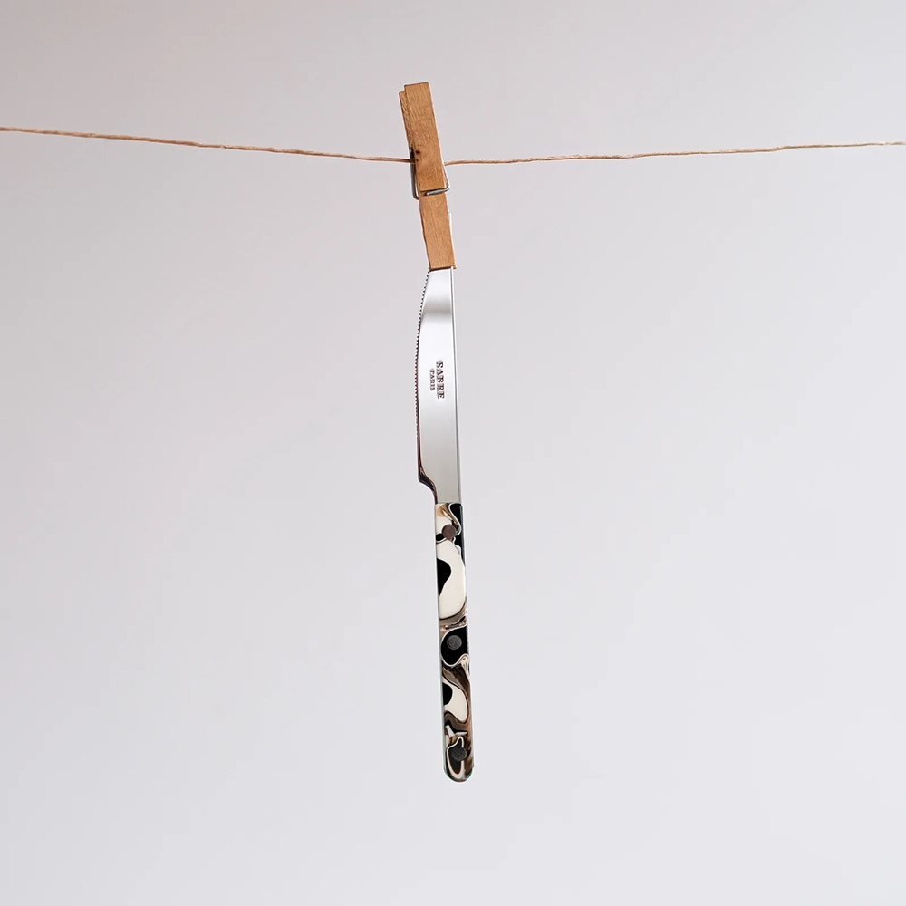 SABRE | Bistrot 復古酒館鈕扣系列 | 主餐刀 | 亮面 | 沙丘黑