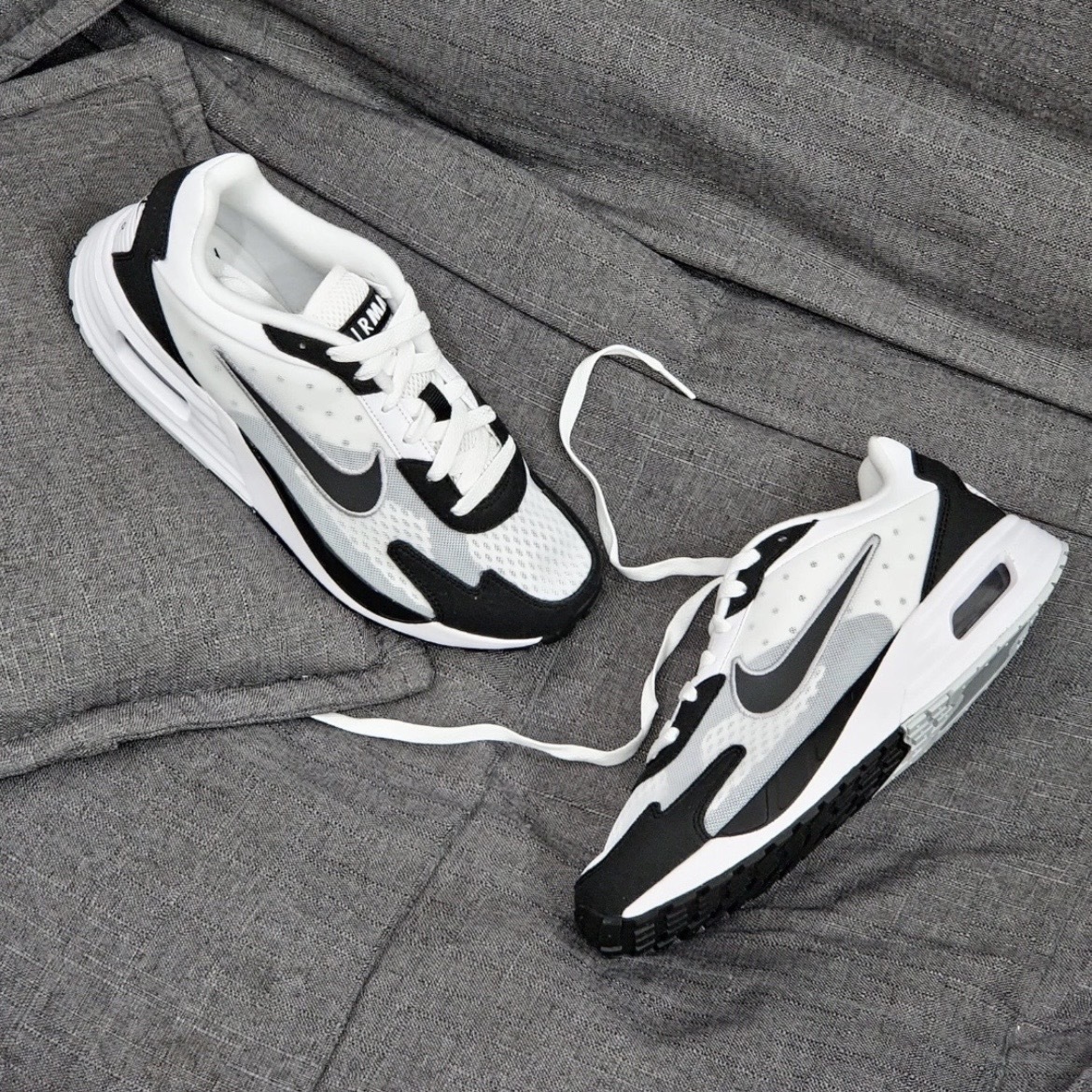 Nike Air Max Solo 黑白灰DX3666-100