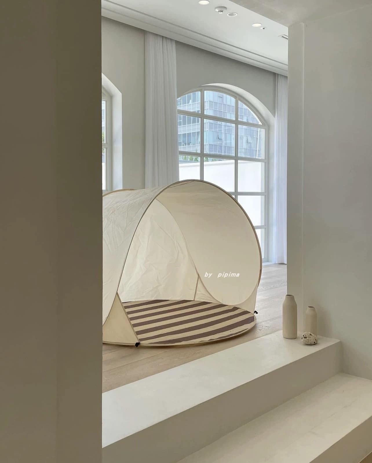 INS Korea straight tent