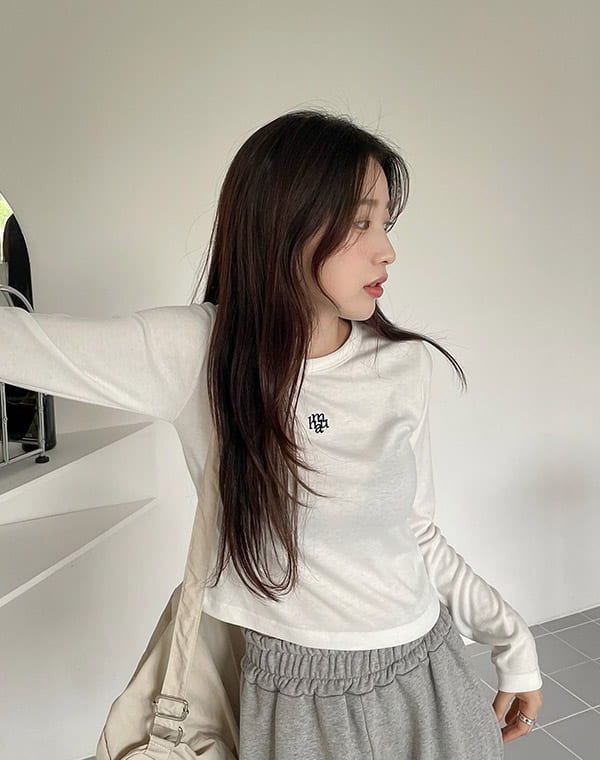 MUAHMUAH - SIGNATURE HALF CROP TSHIRT (2 COLORS)