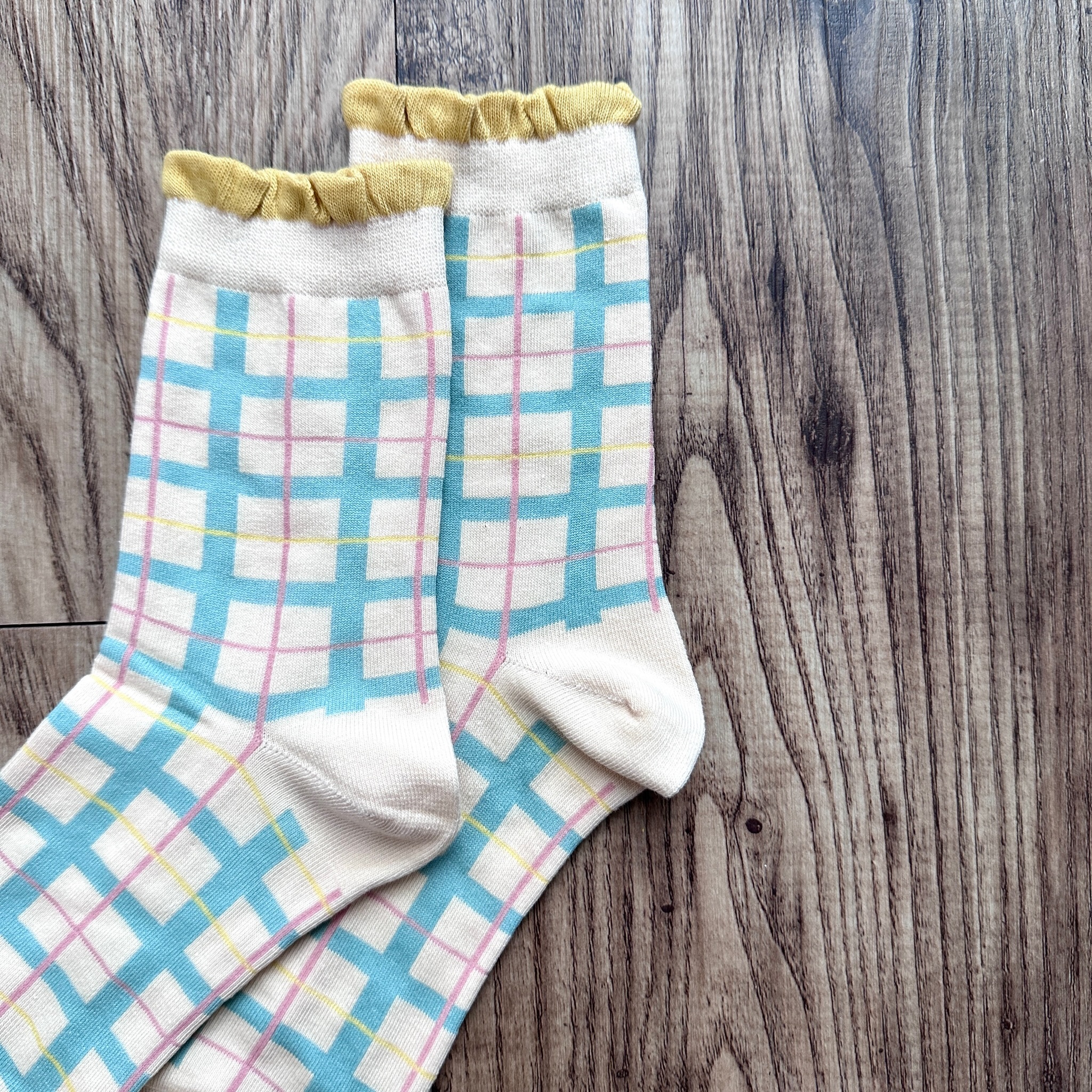 藍白格紋中筒襪