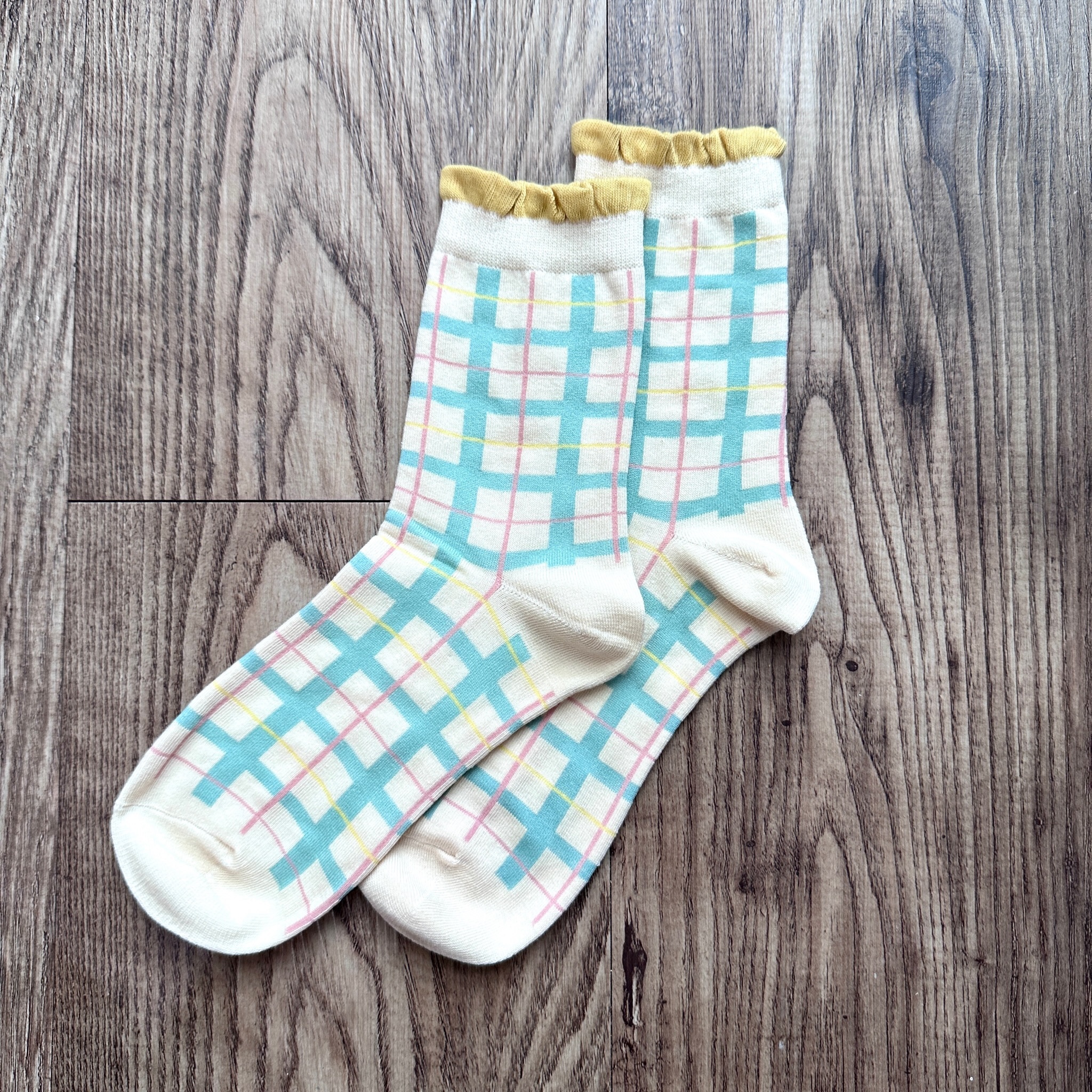 藍白格紋中筒襪