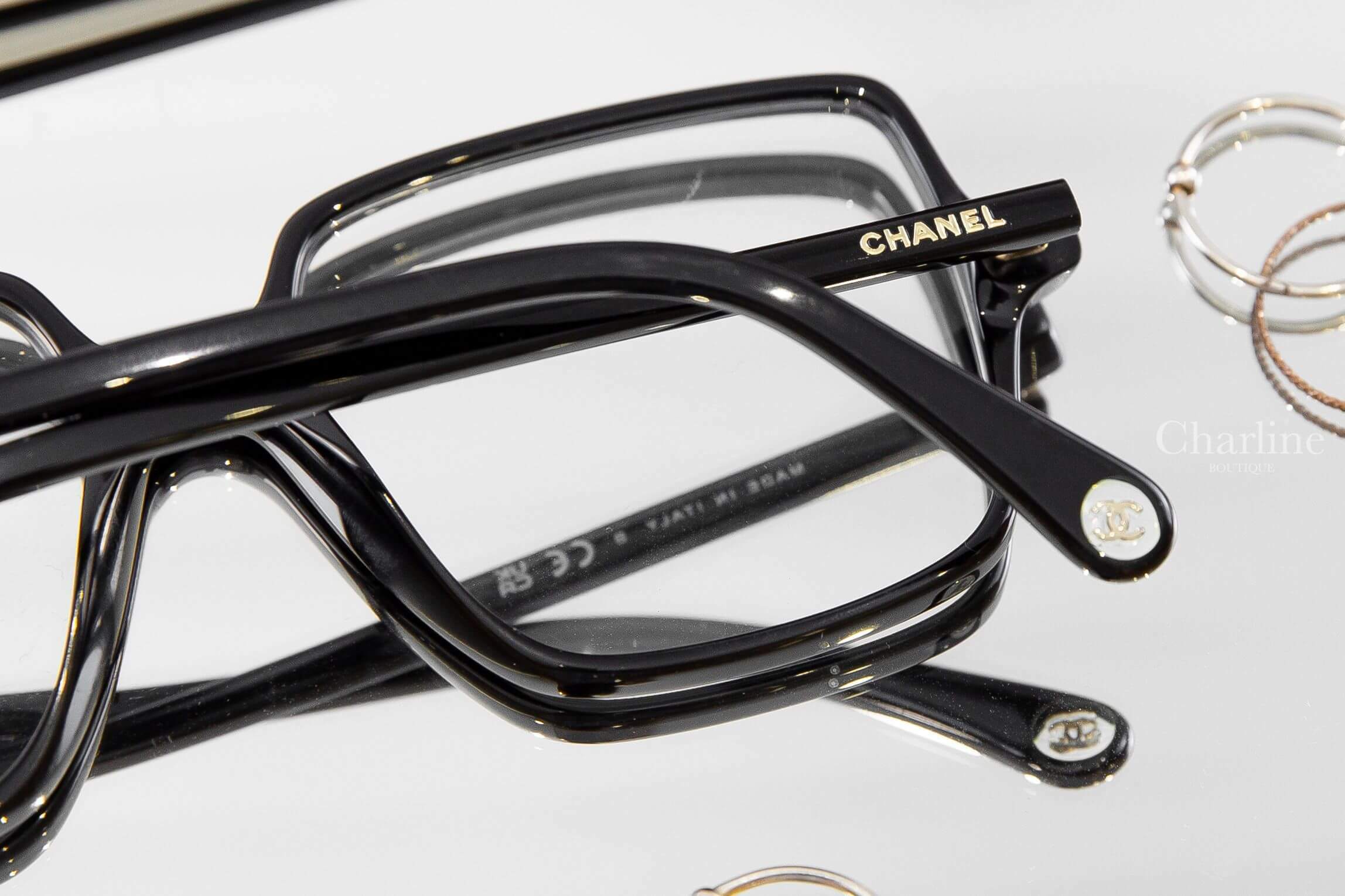 Chanel Eyeglasses 黑方框側邊金Logo平光眼鏡-Charline Boutique精品代購