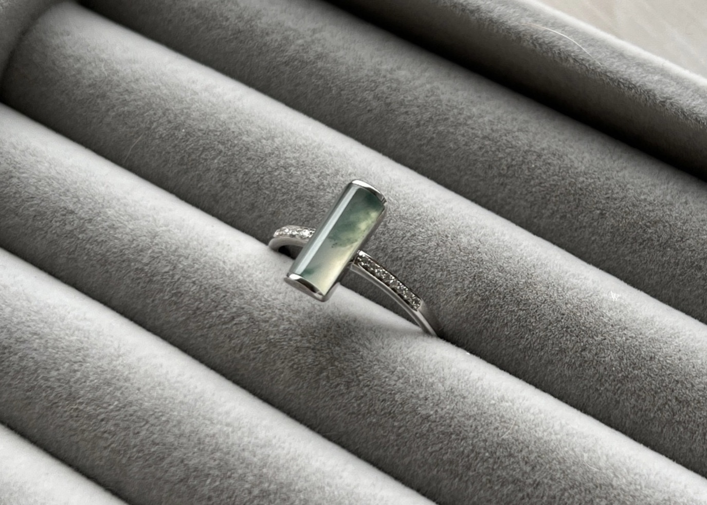 方圓設計系列-高冰飄花戒指18K