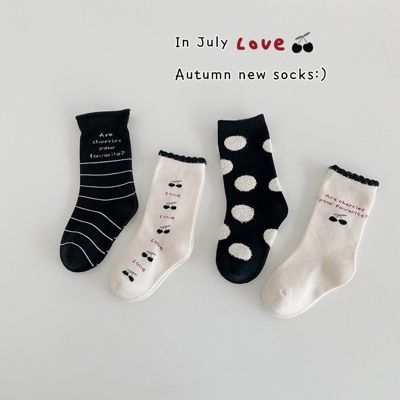 黑白波點櫻桃襪
