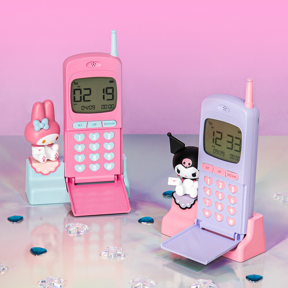 ROYCHE Sanrio Retro Table Clock