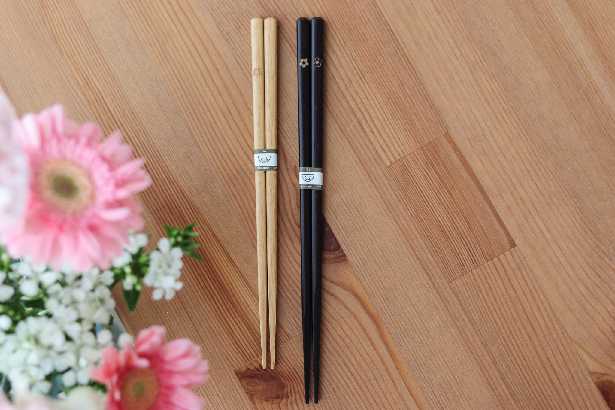 日本 hanaco 小花雕刻 夫妻筷