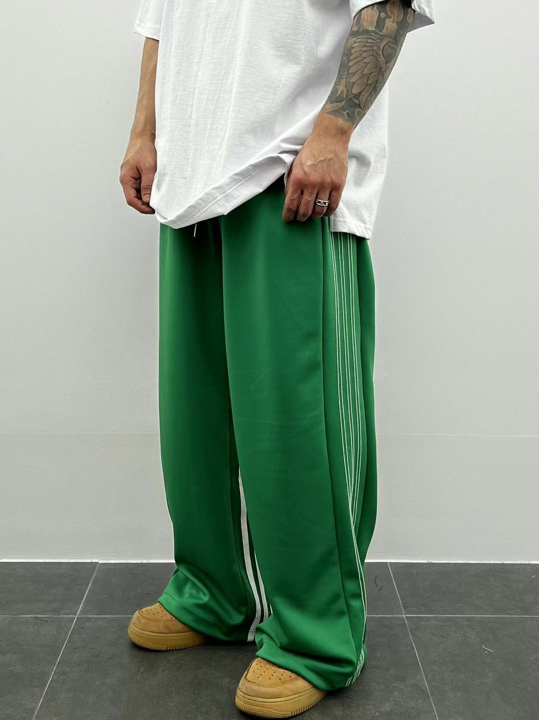 三間可束腳鬆身運動褲 LIL-010P