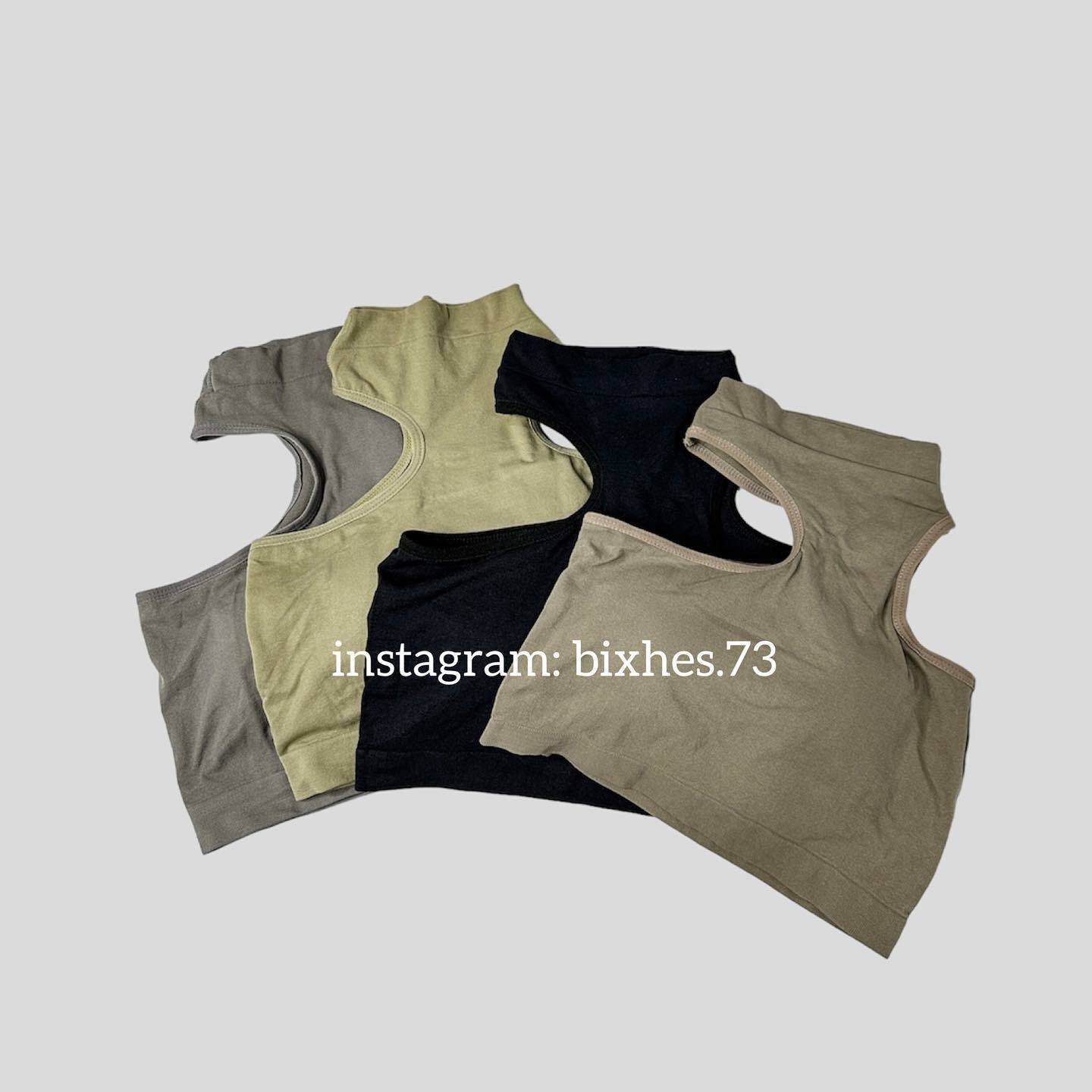 雙邊挖肩高領背心(C00024)