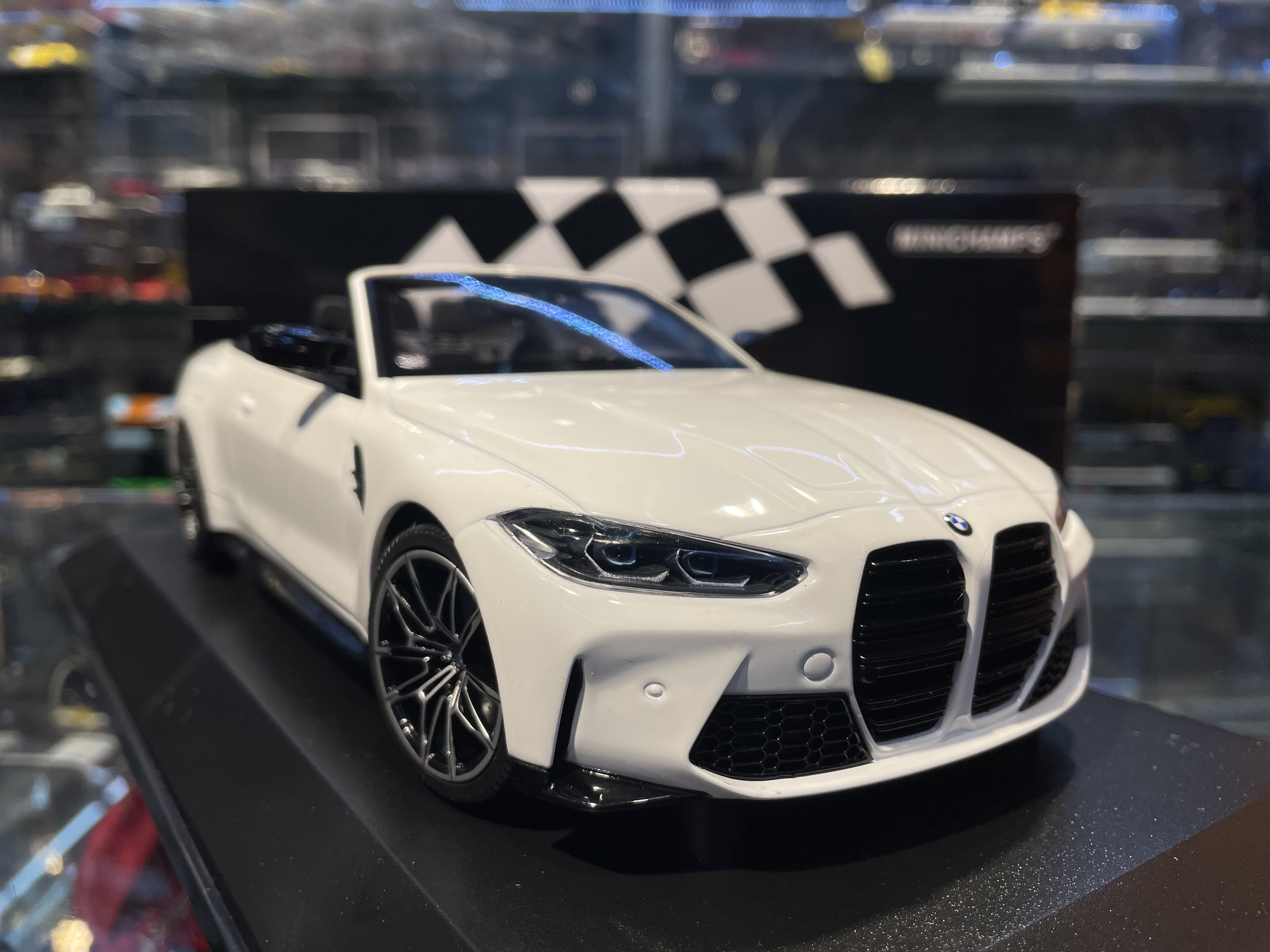 MINICHAMPS 155021031 BMW M4 Cabriolet 2022 White 1/18