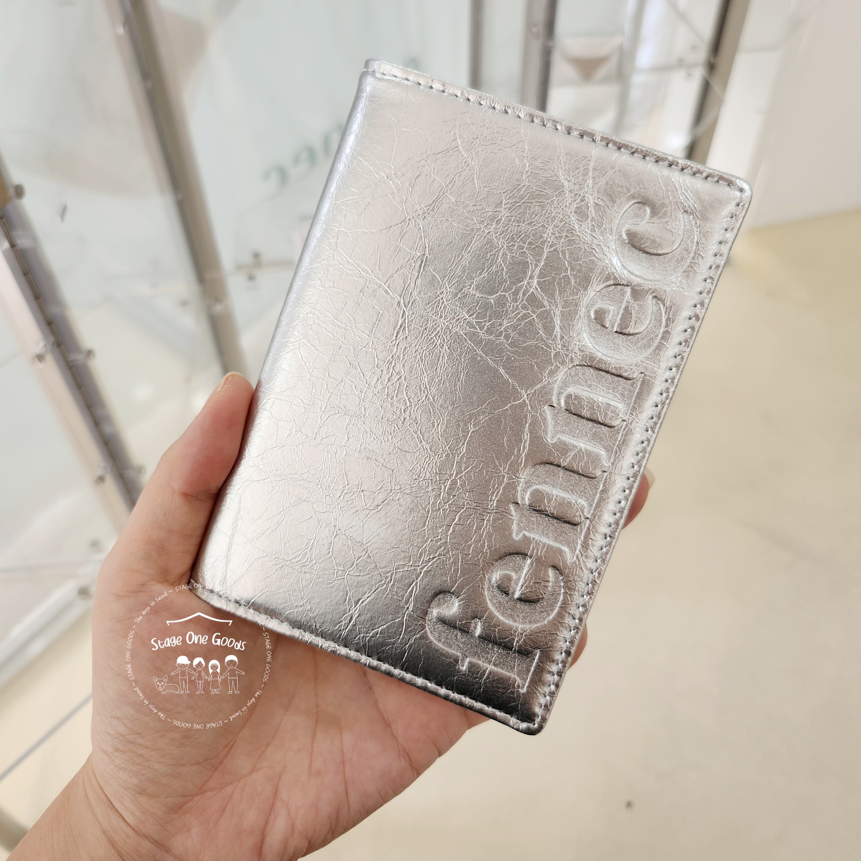 折りたたみ財布 FENNEC CRINKLE PASSPORT CASE SILVER FM2PK11SIF FENNEC CRINKLE PASSPORT CASE