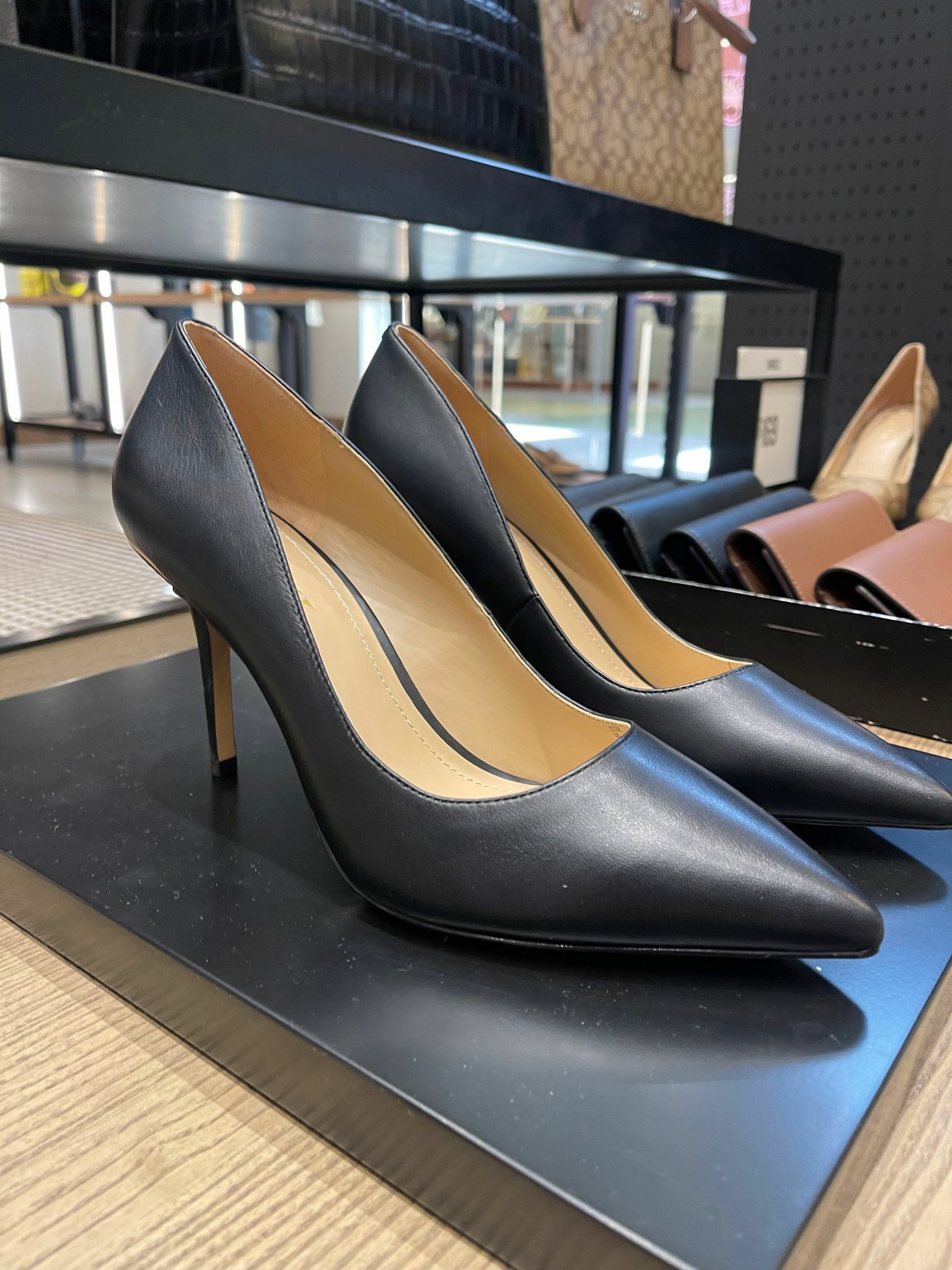 Coach Wiley Pump 3 1/2" 豆令踭高踭鞋 (黑)