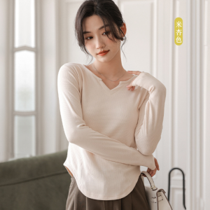 V-neck with T-shirt for women in autumn and winter