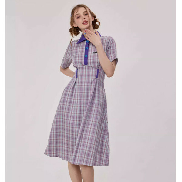 Plaid dress with a skinny polo neck at the waist