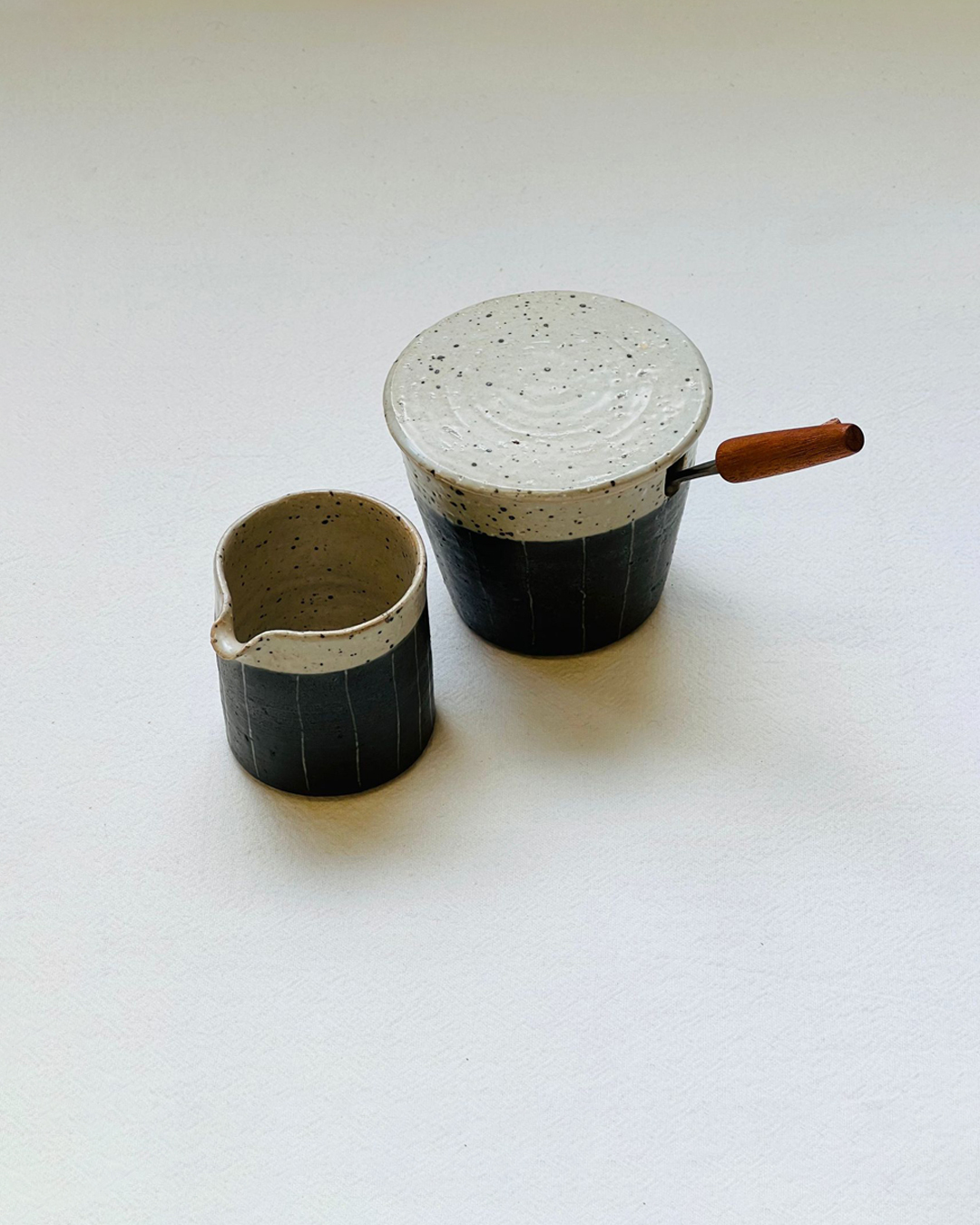 Handmade Pottery Jug & Sugar Pot Beige｜Shigaraki Ware