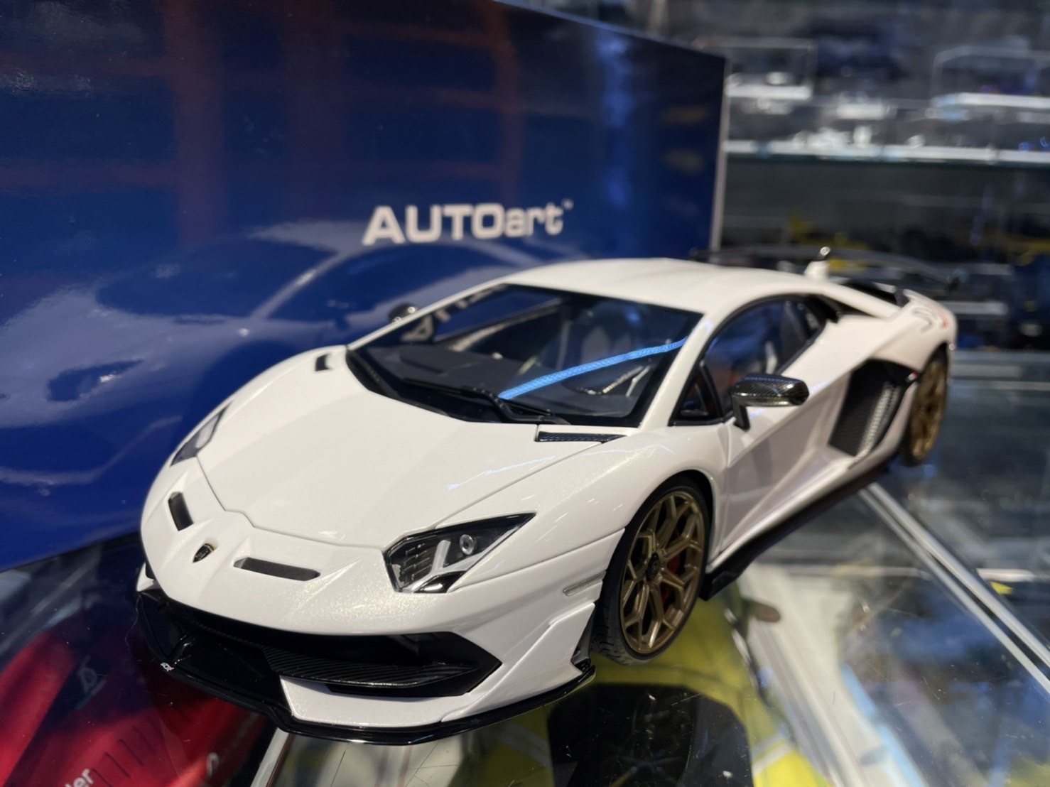 AutoArt 79217 Lamborghini Aventador SVJ White 1/18 AutoArt 79217 Lamborghini Aventador SVJ White 1/18