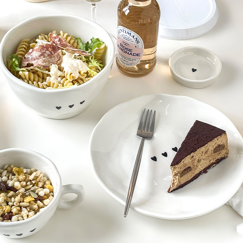 《2804》簡約質感黑白愛心陶瓷碗盤