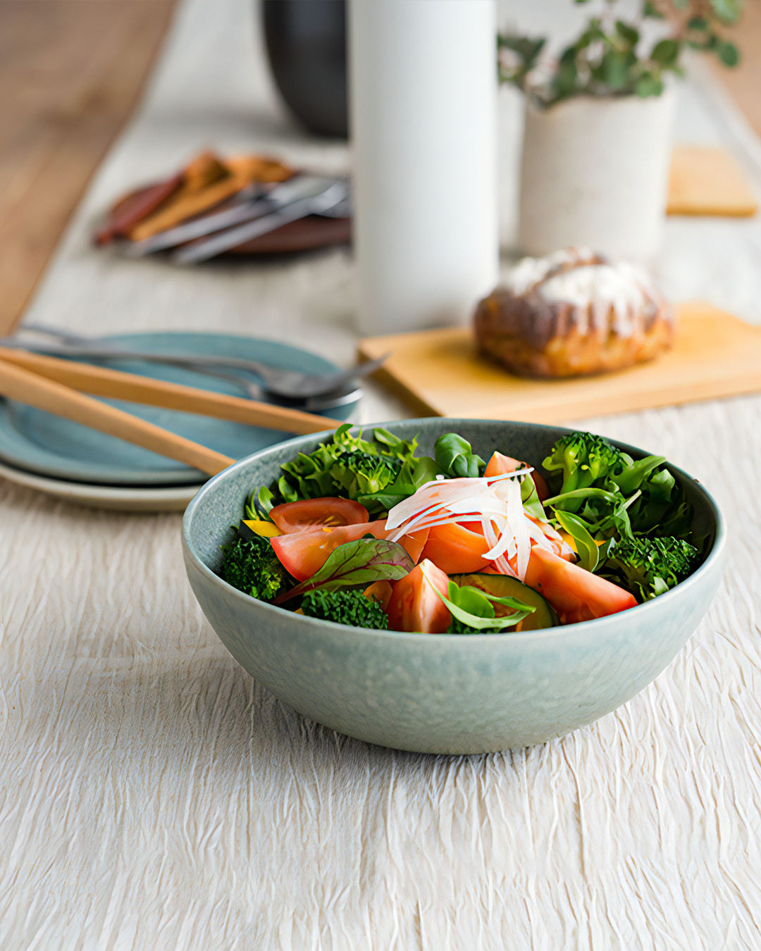 明山窯 TEIBAN WARE 19cm大碗 淡青磁｜信樂燒