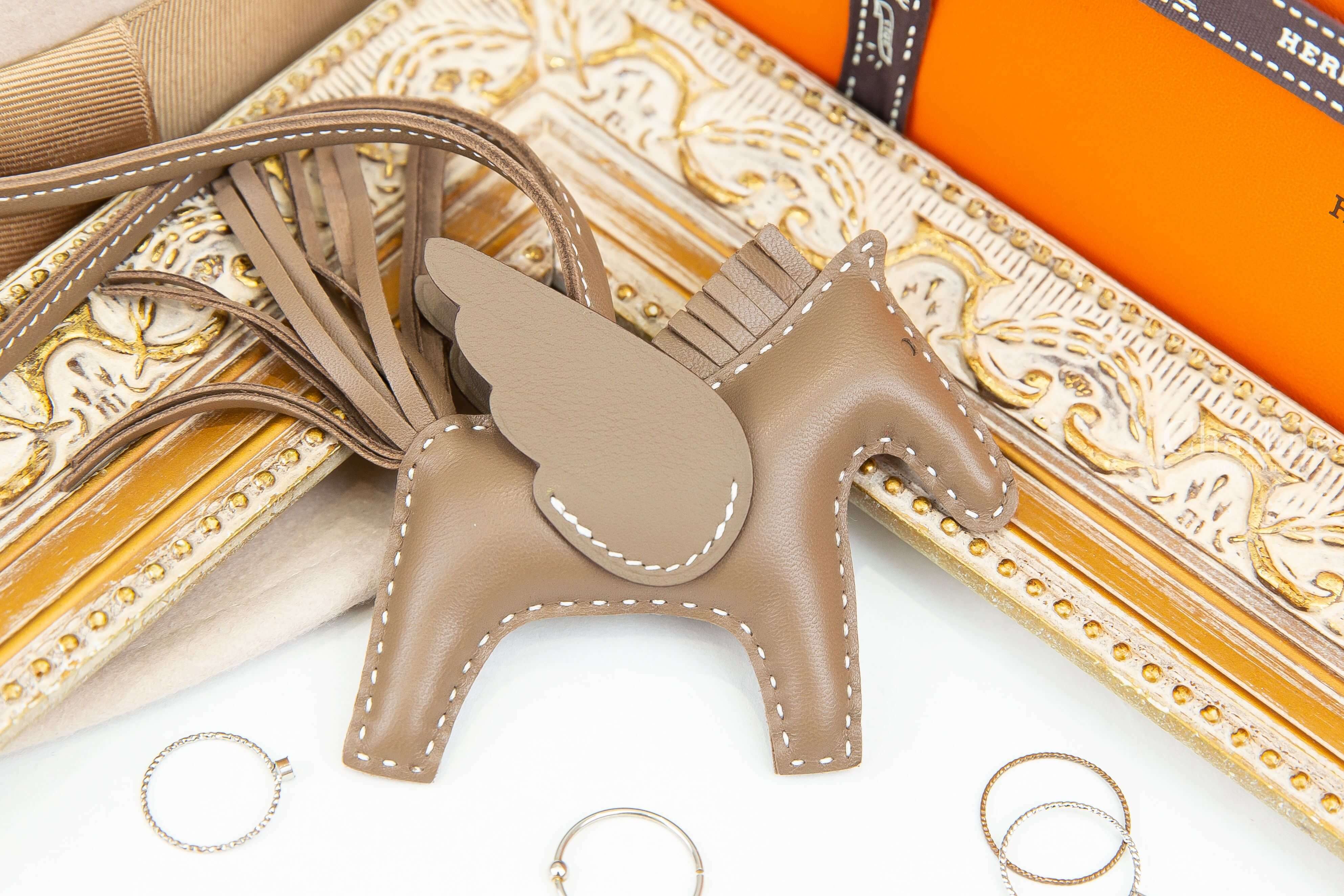 Hermès Rodeo PM Pegase 大象灰小型飛馬吊飾-Charline Boutique 精品代購