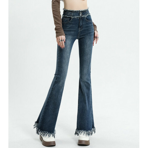 Raw edged micro-flared jeans