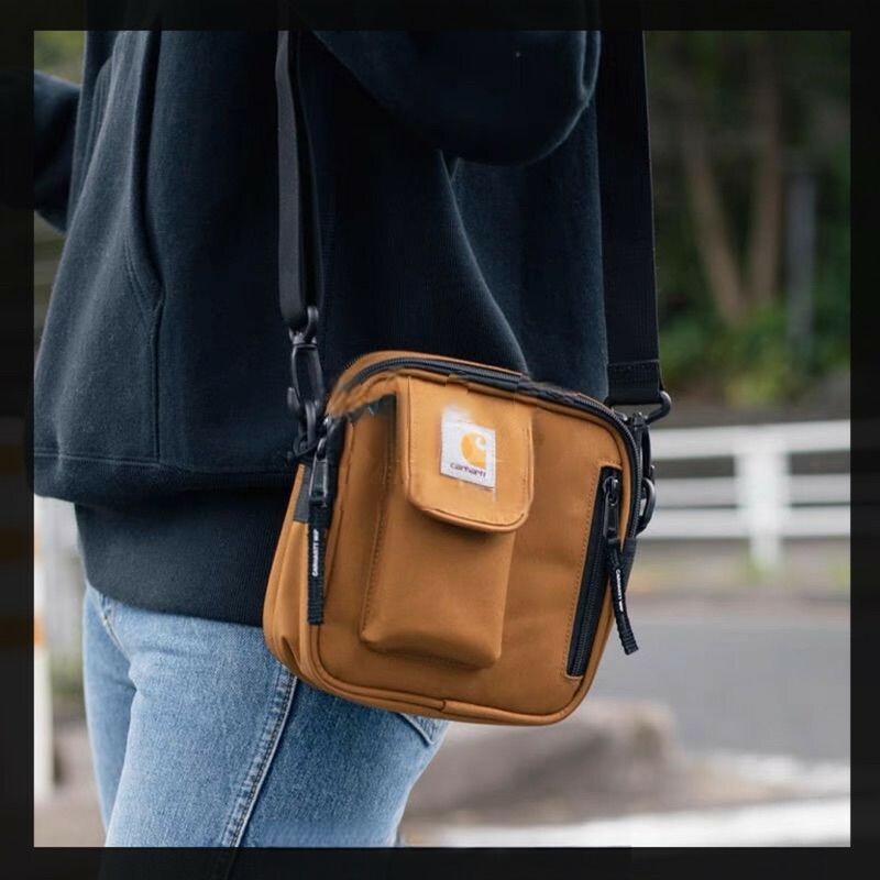 Carhartt WIP Essentials斜挎背包 迷你Carhartt腰包