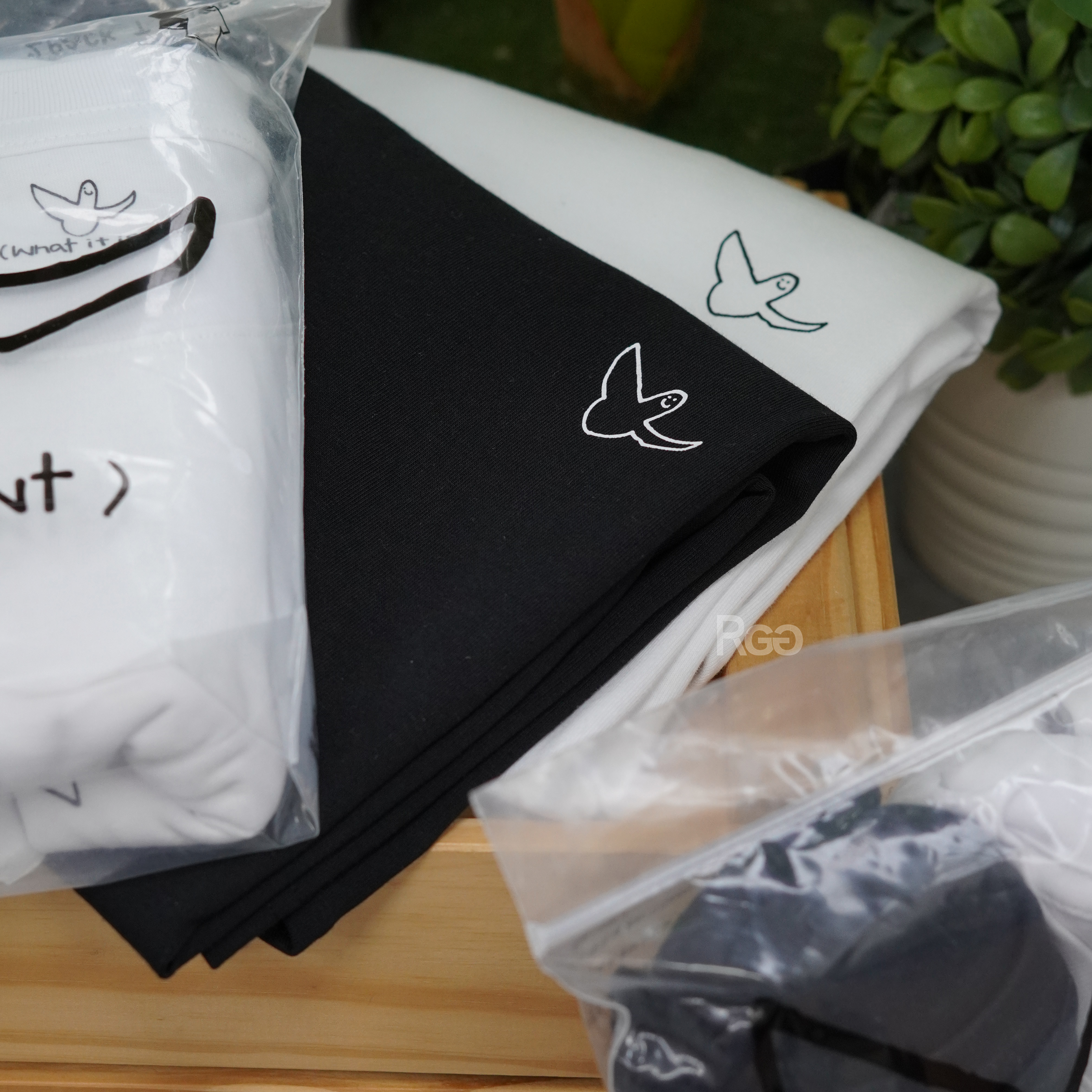 韓國 What it isNt 小天使 兩件組 Logo 短T