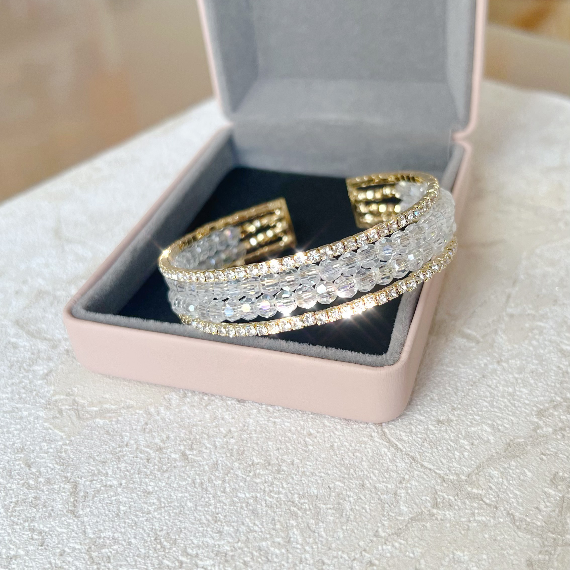 PY FASHION ACCESSORY:  CRYSTAL BLING BLING BRACELET