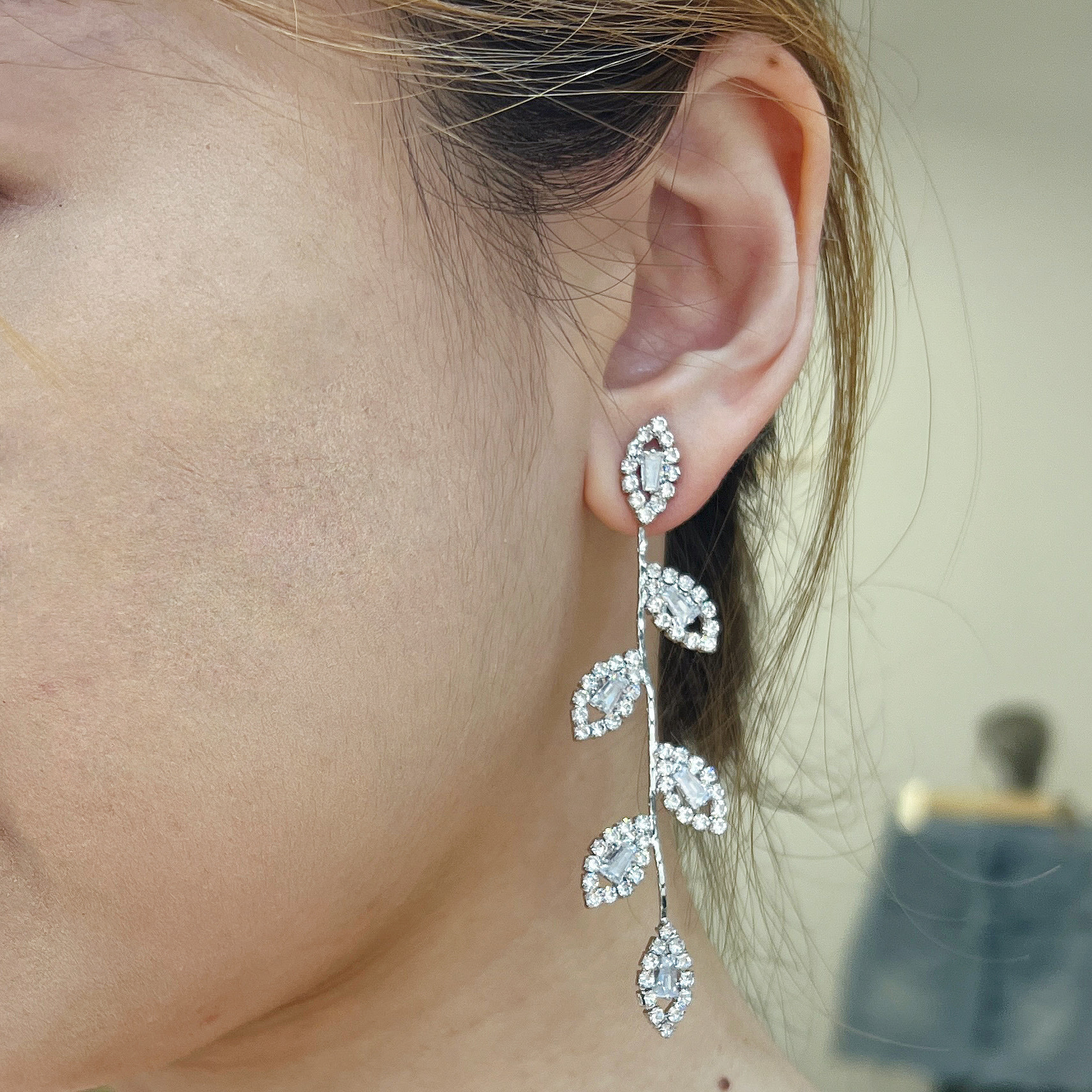 PY FASHION ACCESSORY: BLING BLING LEAF EAR RING