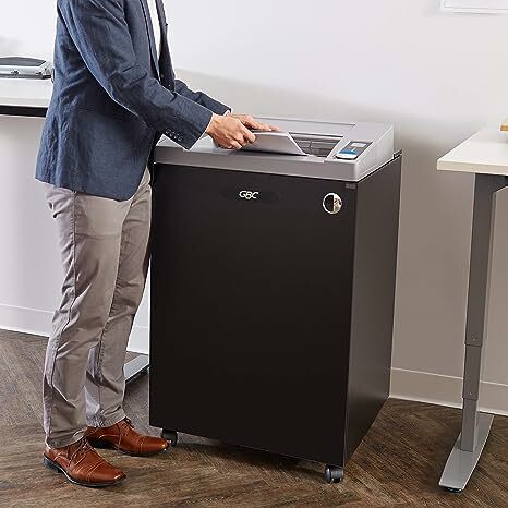 GBC Cross Cut Shredder CX30-55長條狀中型碎紙機 每次碎紙23-30張 165 liters 紙箱容量  (德國製造)