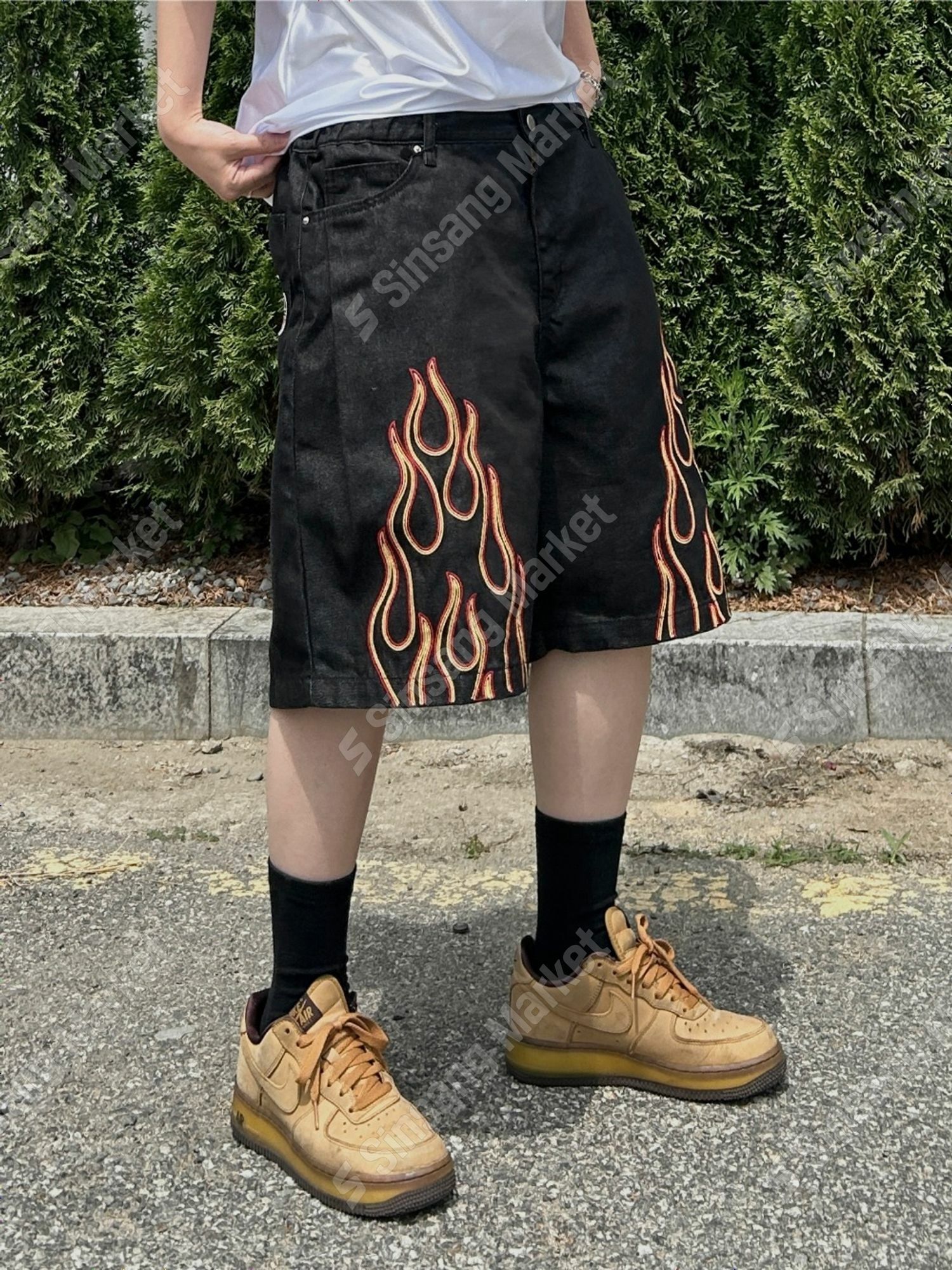 火花寬鬆牛仔短褲