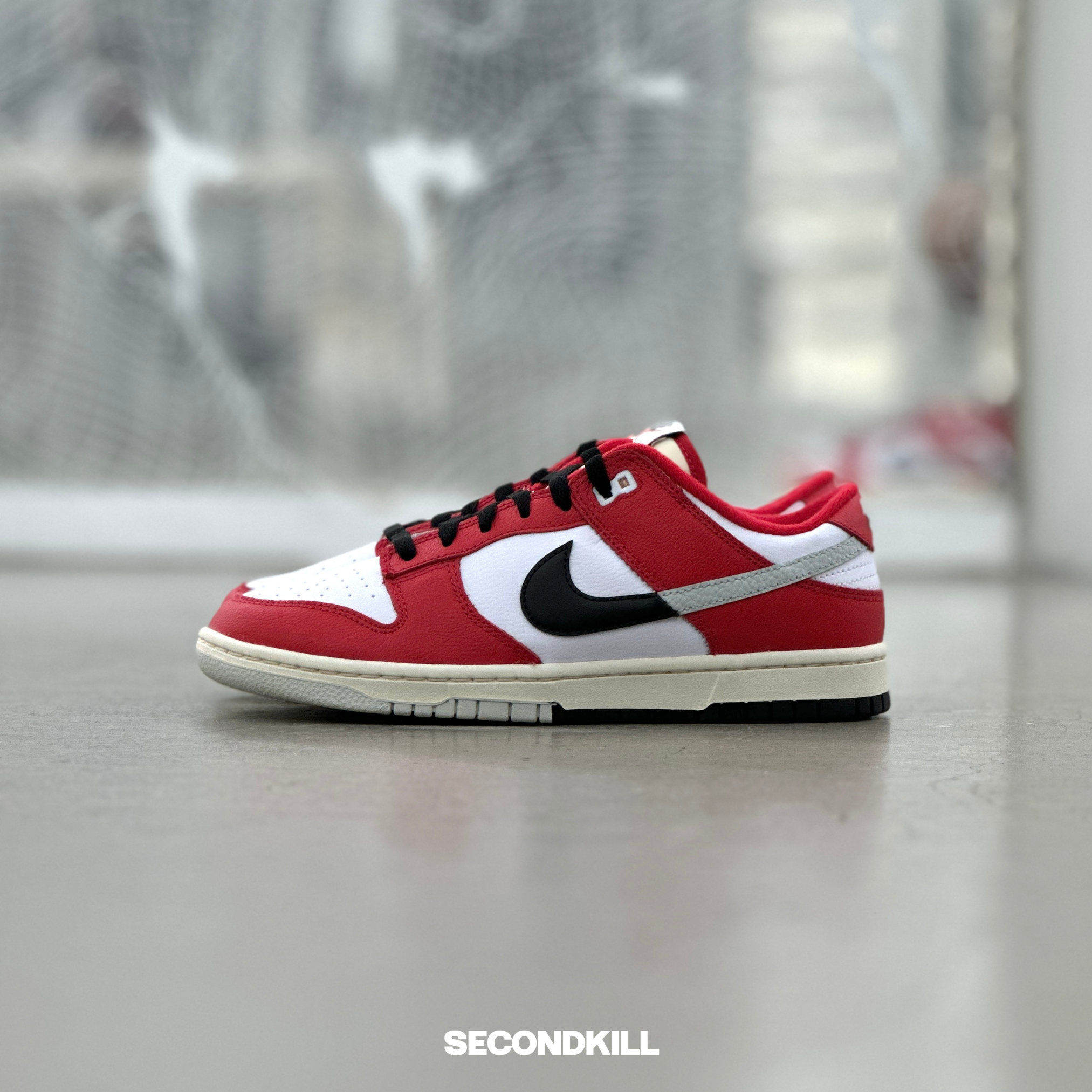 Nike Dunk Low Chicago Split | DZ2536-600