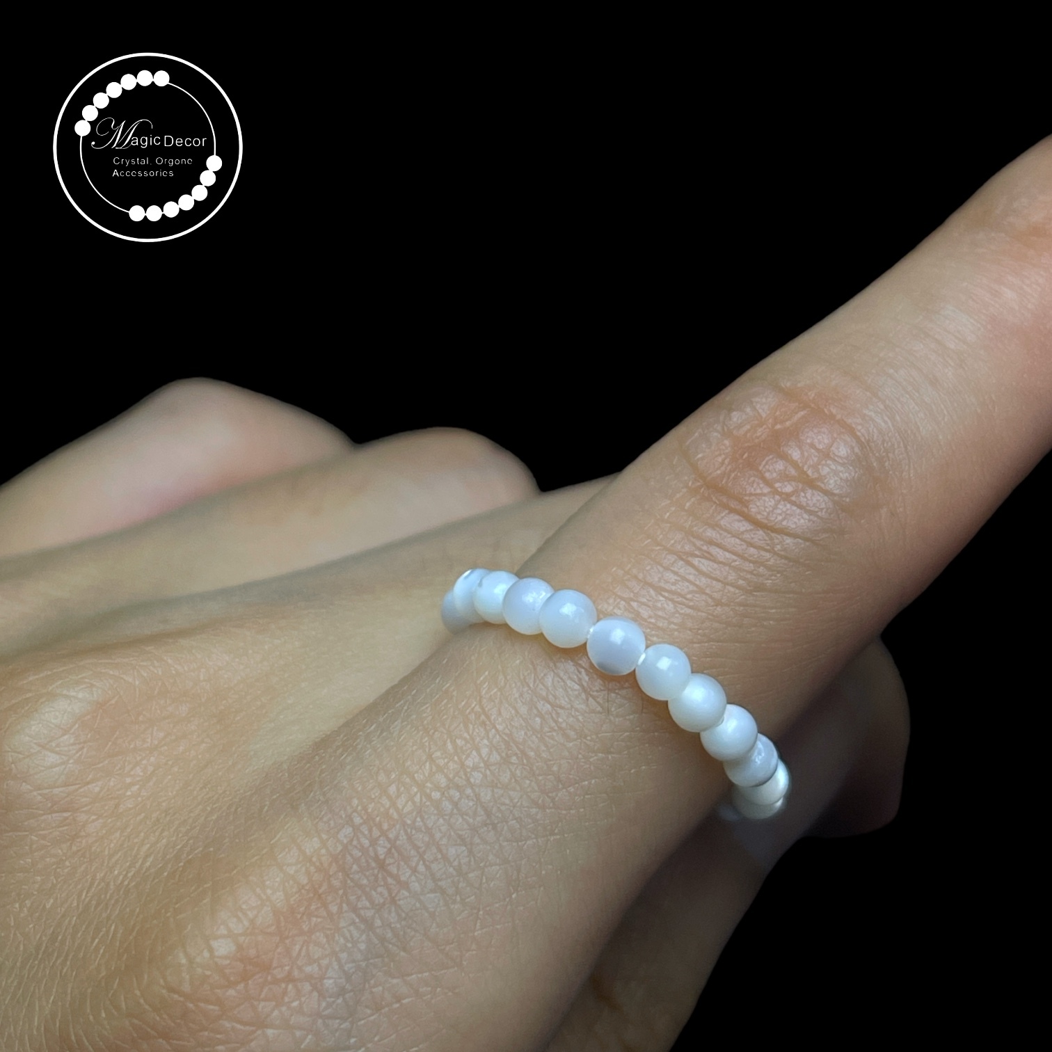 251013 - D28 白貝母迷你戒指圈