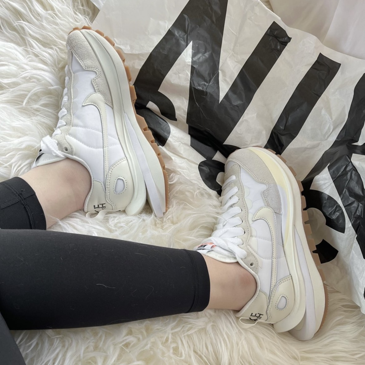 Nike Vaporwaffle x Sacai White Gun 奶油白 白生膠