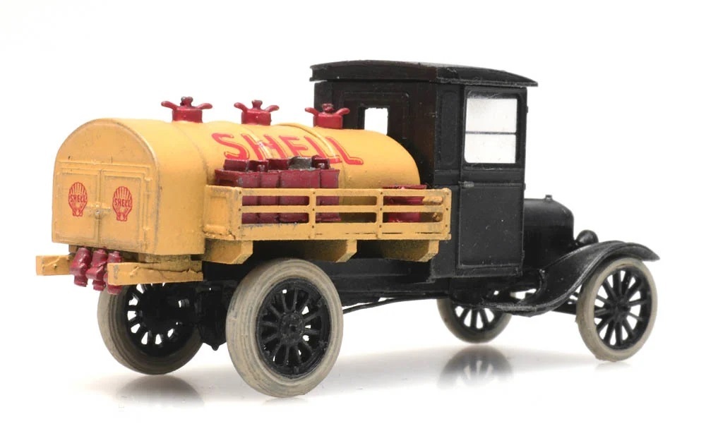 Artitec 387.418 HO scale Ford Model TT tank truck Shell