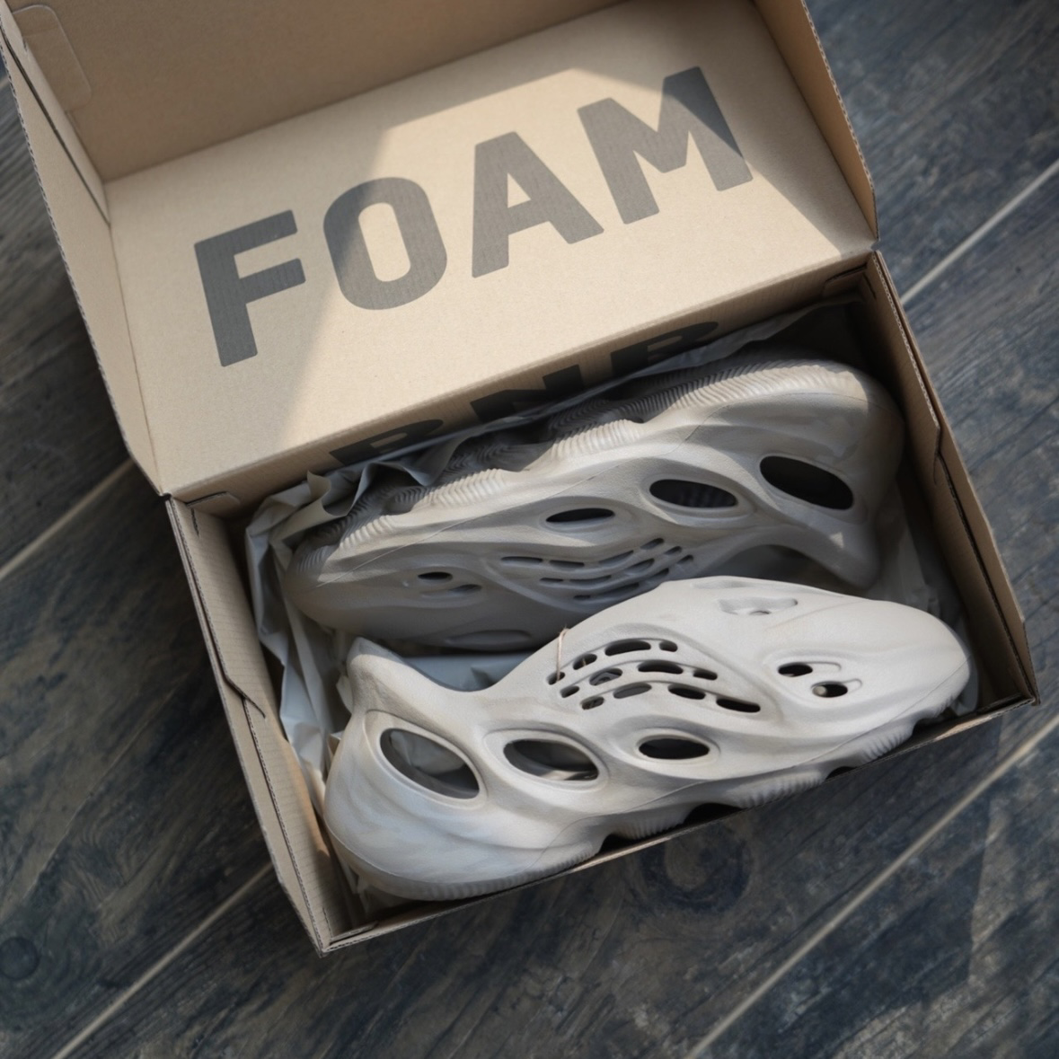 Adidas YEEZY FOAM RUNNER Stone Sage 灰棕 男女洞洞鞋 GX4472