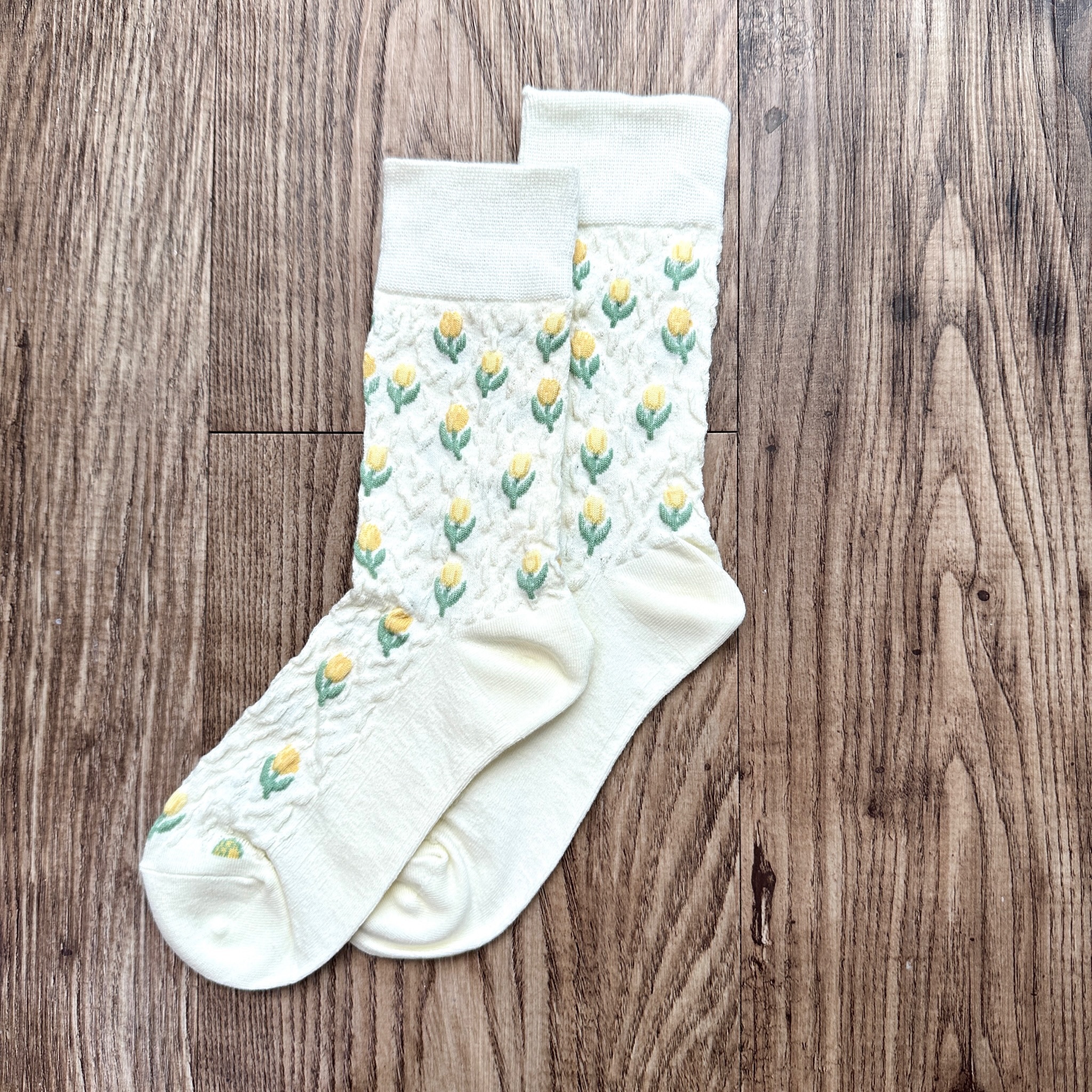 白色小碎花中筒襪