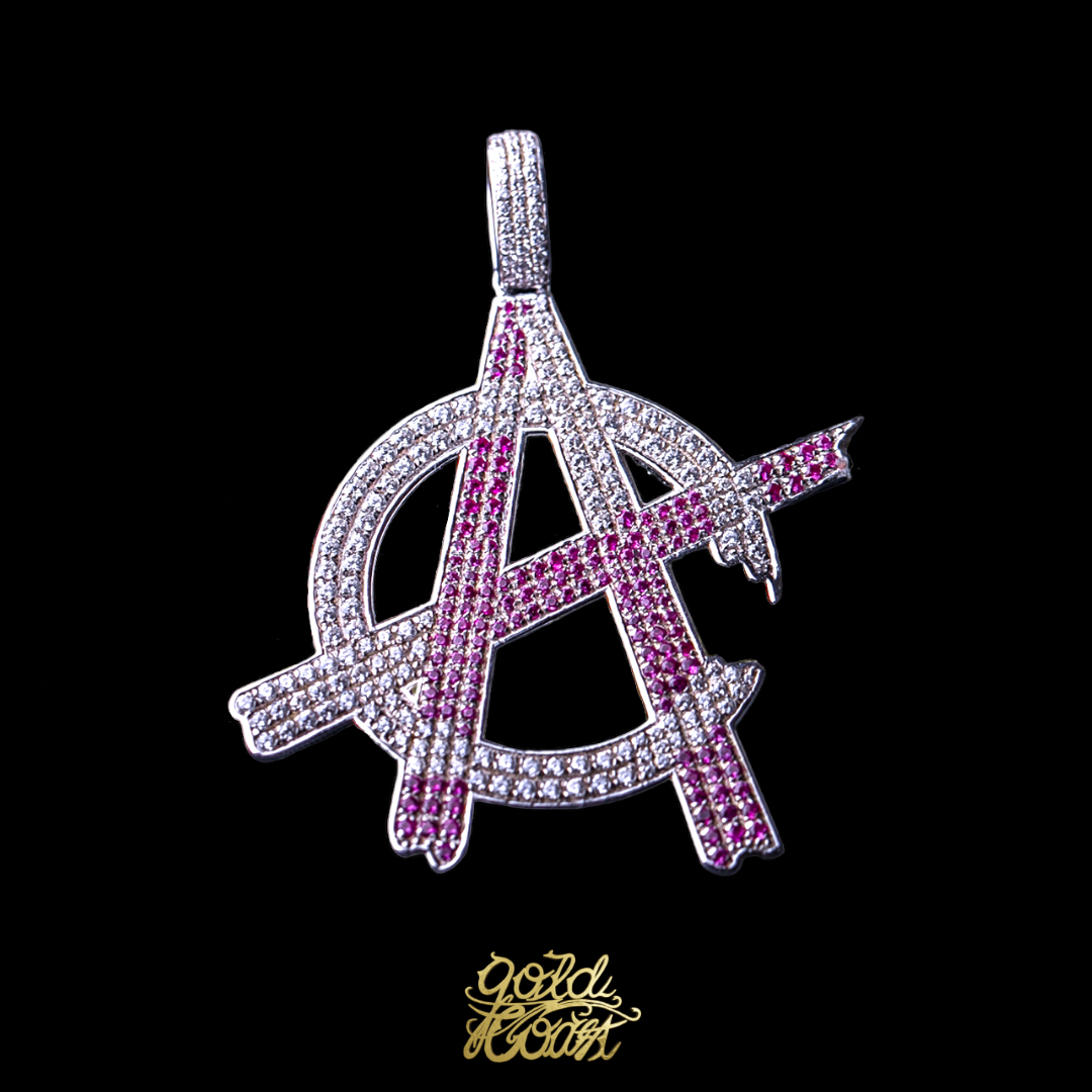 珠寶訂製雙色滿鑲AK象徵墜飾