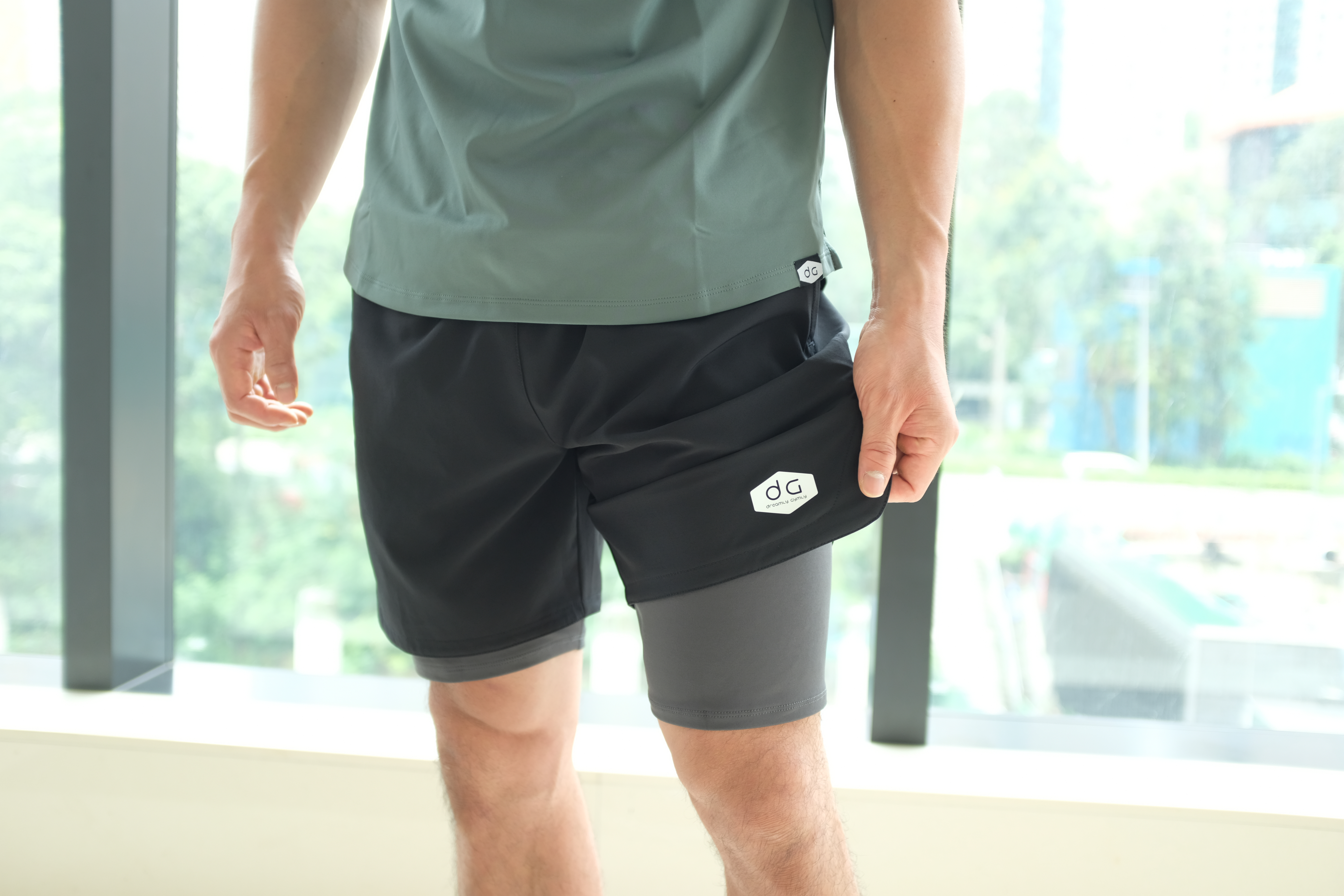 2IN1功能性訓練短褲(深灰色內膽)