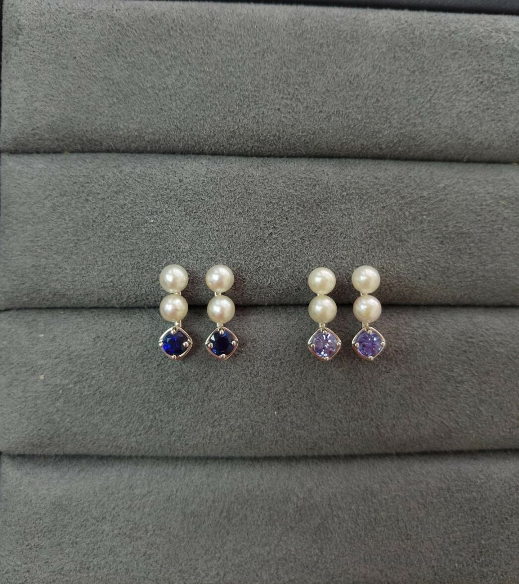 18K White Gold Akoya Pearl Earrings