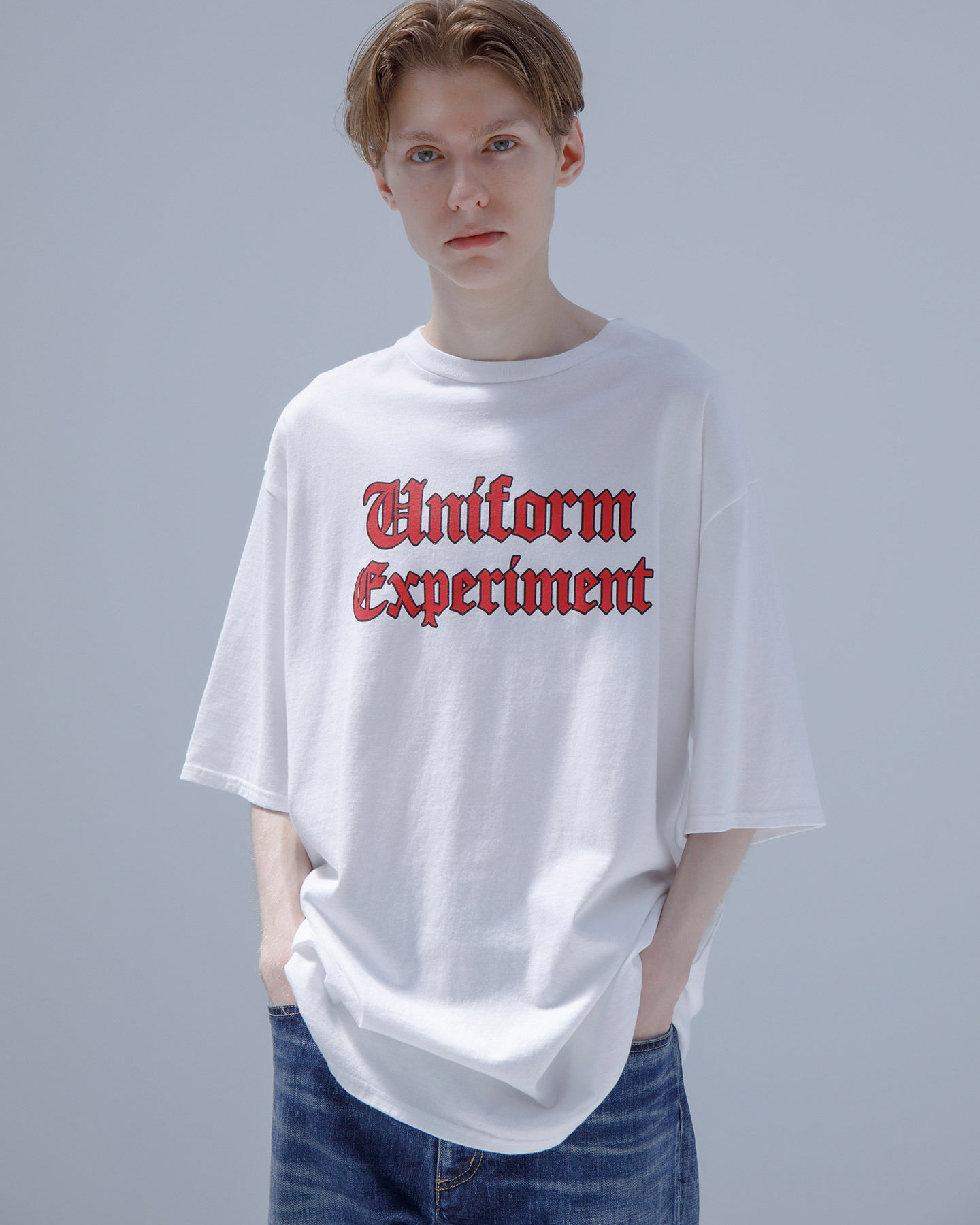 uniform experiment GOTHIC LOGO BAGGY TEE