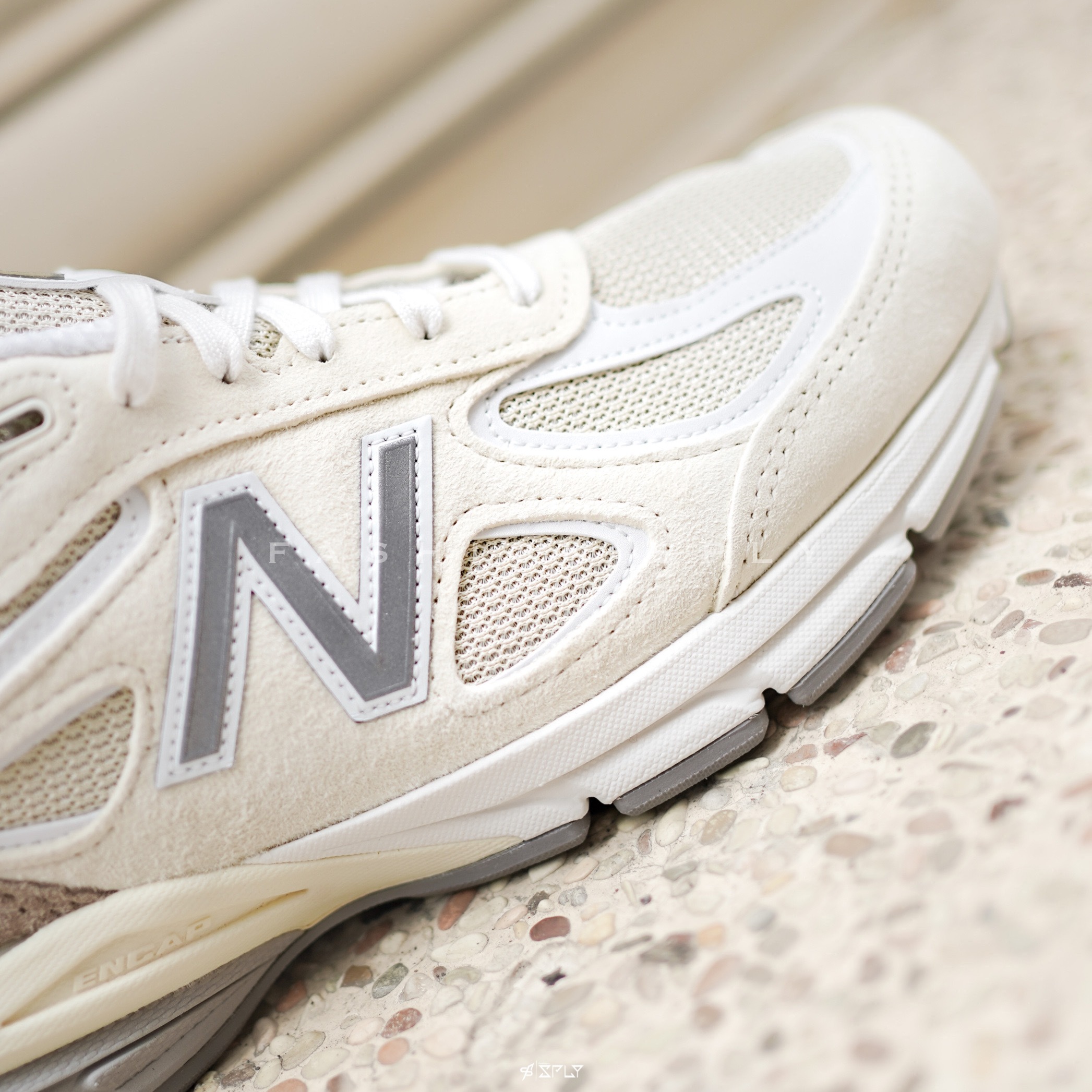 New Balance 990 V4 MiUSA Cream 奶油白 U990TE4