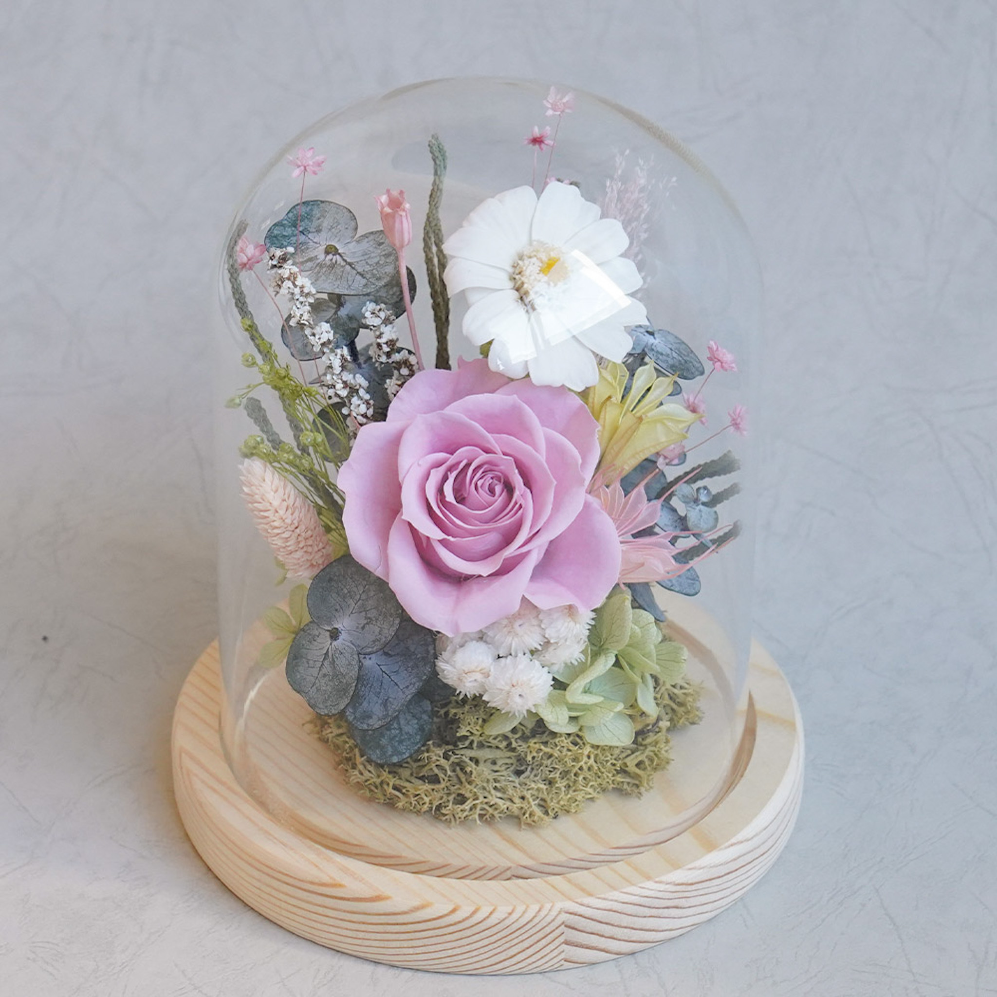 粉玫瑰永生花玻璃罩,太陽花永生花奶茶色玫瑰花,粉玫瑰花玻璃罩推薦,台北喜歡生活乾燥花店,代客送花服務