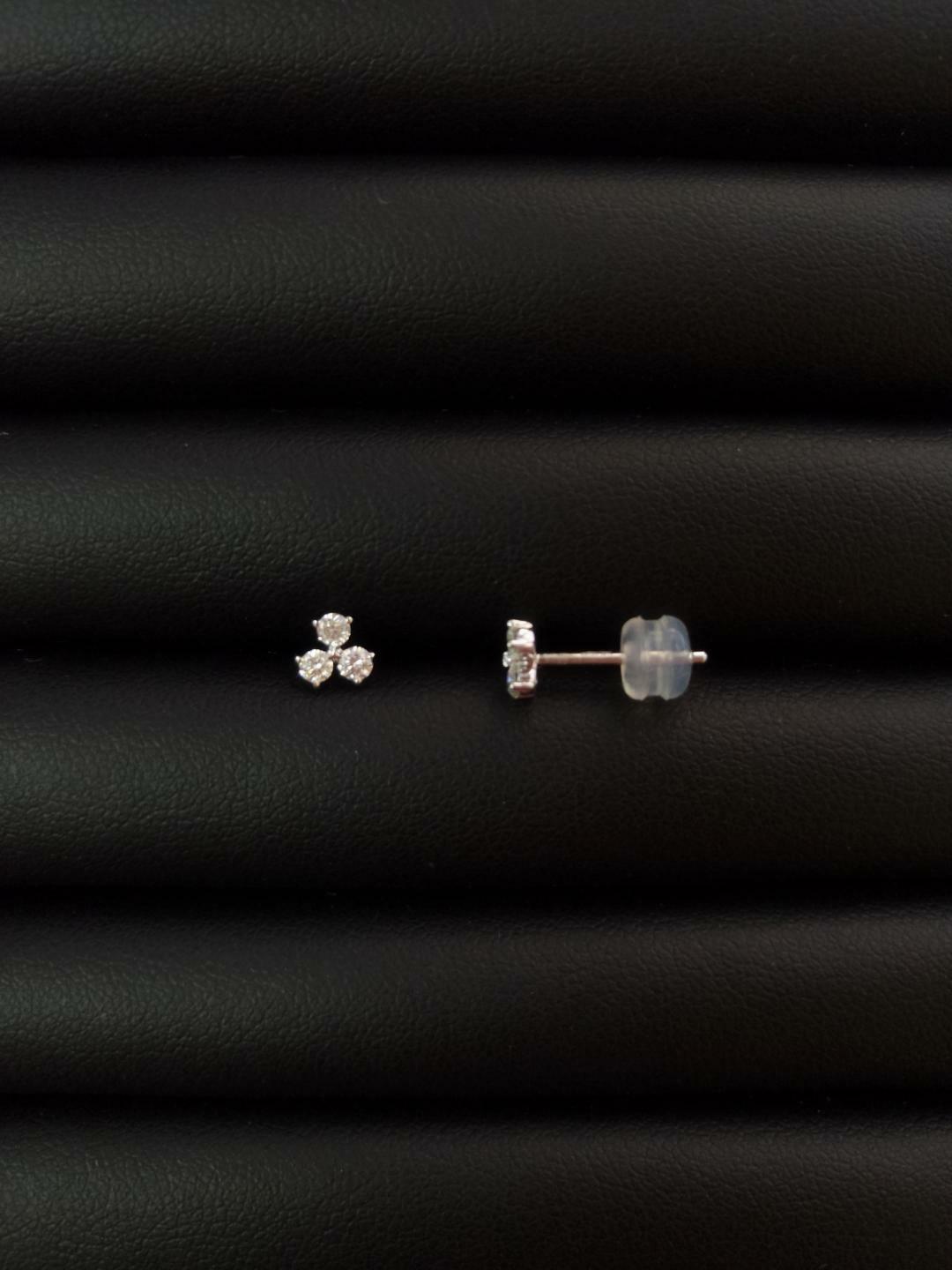 18K White Gold Diamond Earrings